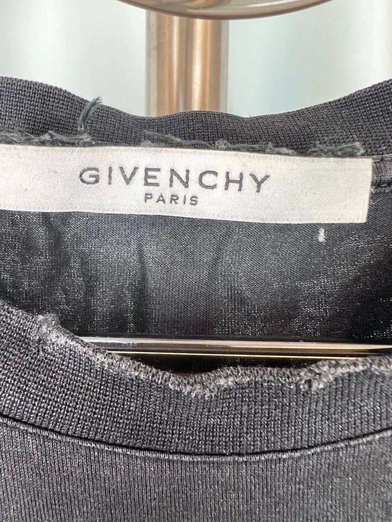Givenchy Givenchy Four团 Flame Printed Logo Distressed Short Sleeve Size US XL / EU 56 / 4 - 3 Thumbnail