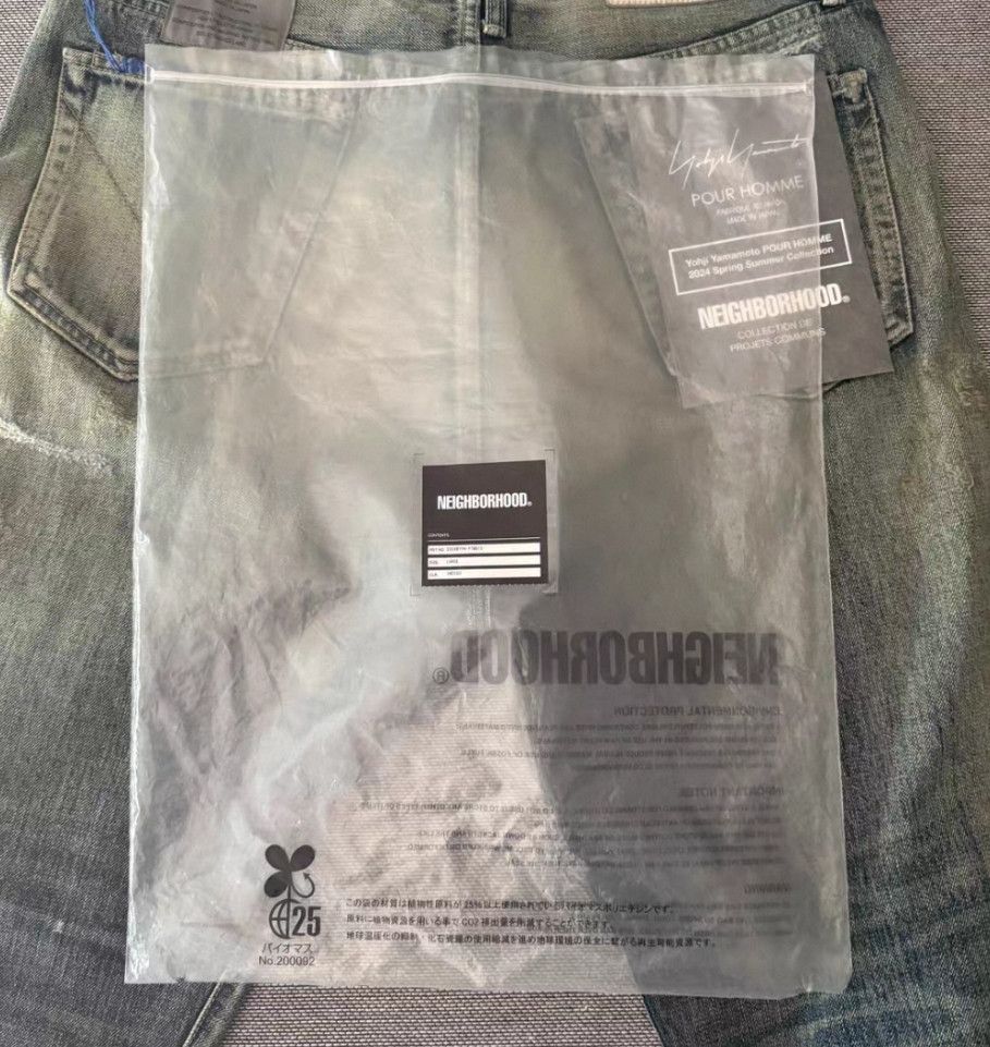 Neighborhood Neighborhood size L Distressed Slashed Washed Jeans Size US 30 / EU 46 - 9 Thumbnail