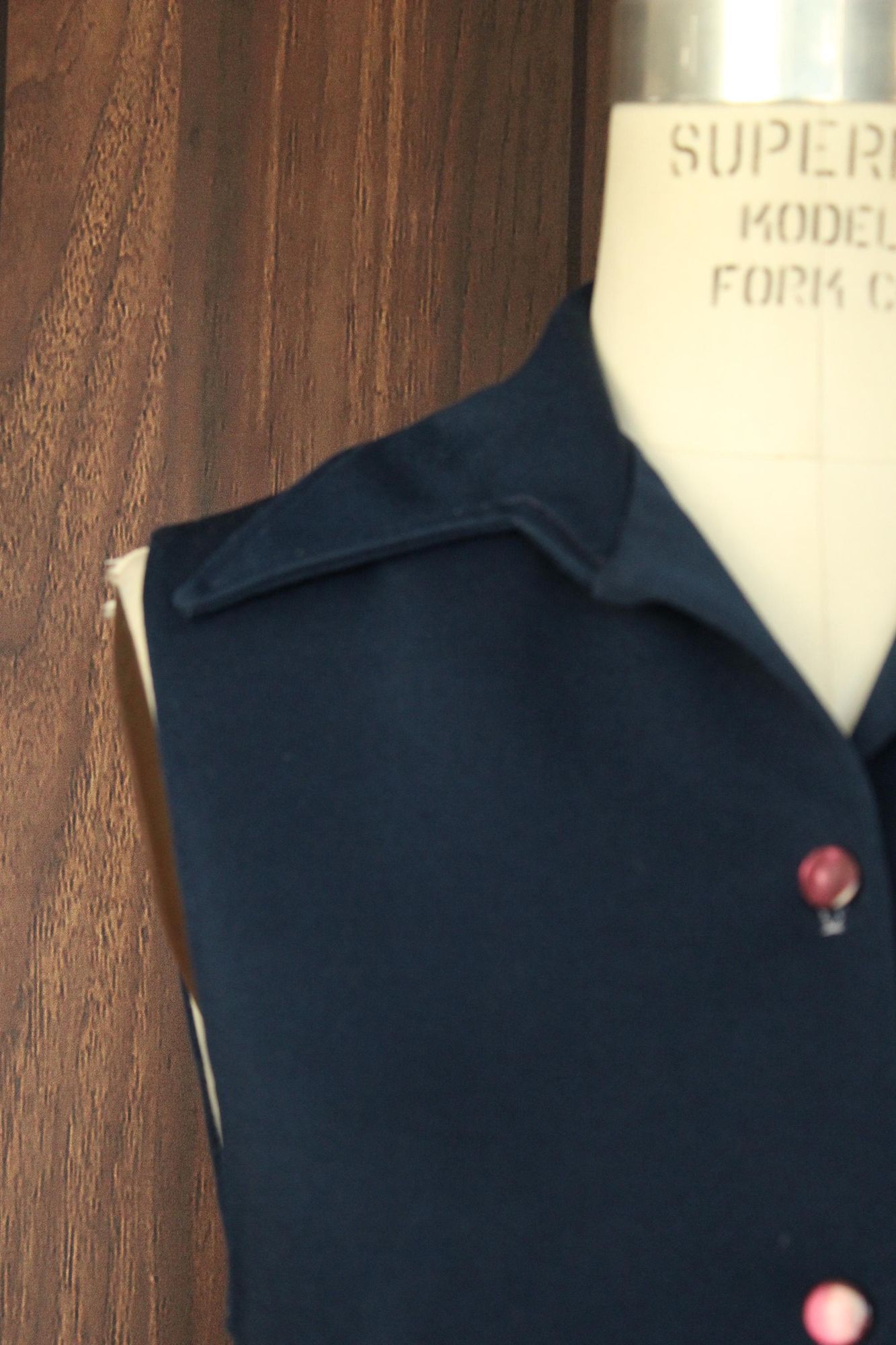Vintage Vintage 1970s Shirt, Dagger Collar Navy Blue Button Down Pol Size S / US 4 / IT 40 - 4 Thumbnail