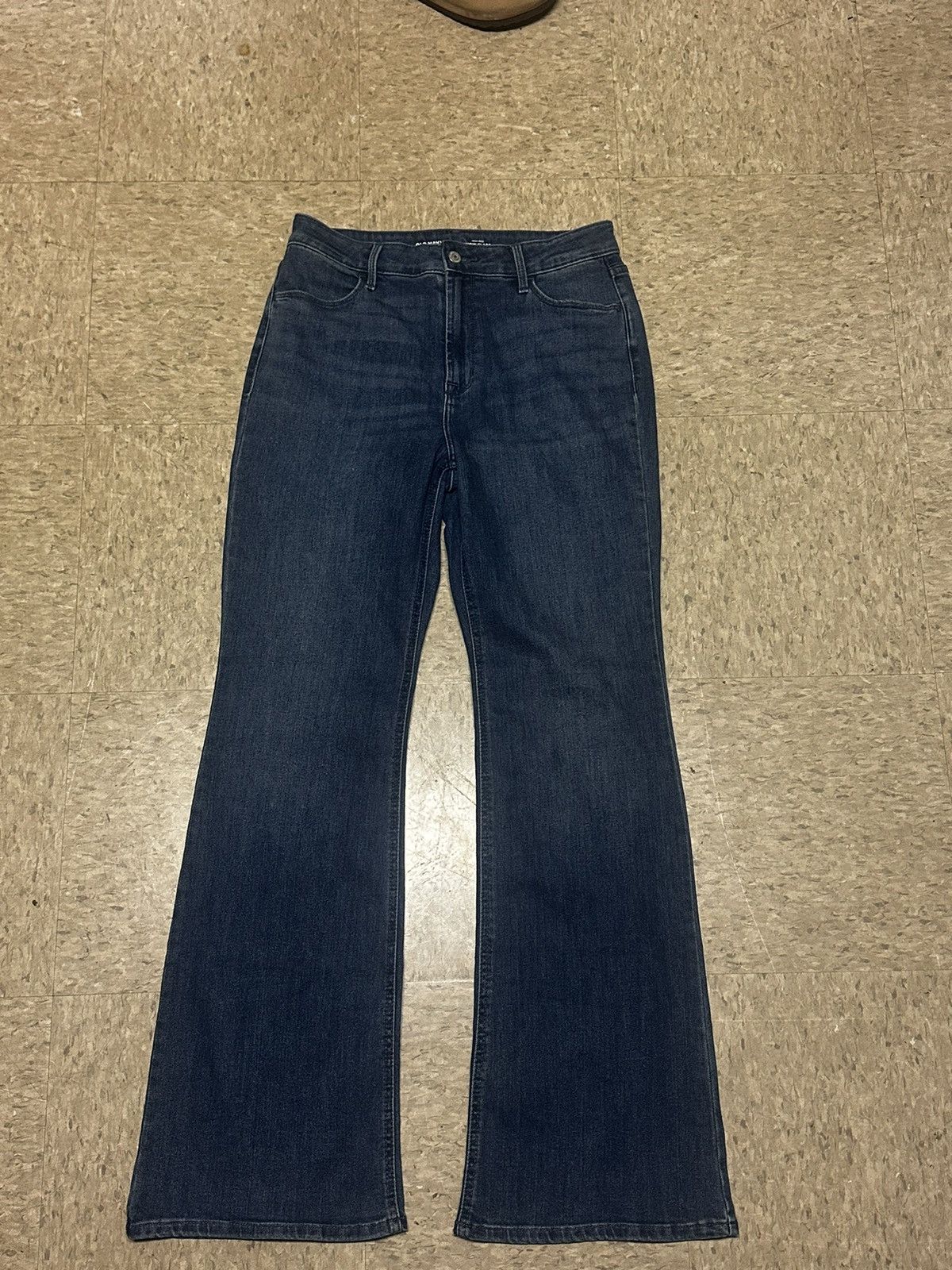 Old Navy Women’s Old Navy High Rise Wow Flare Size 32" / US 10 / IT 46 - 1 Thumbnail