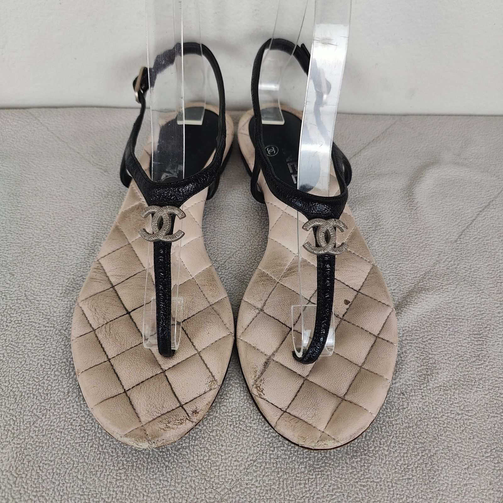 Chanel Chanel Thong Sandals Womens 36C 6 Black Leather Size US 6 / IT 36 - 3 Thumbnail