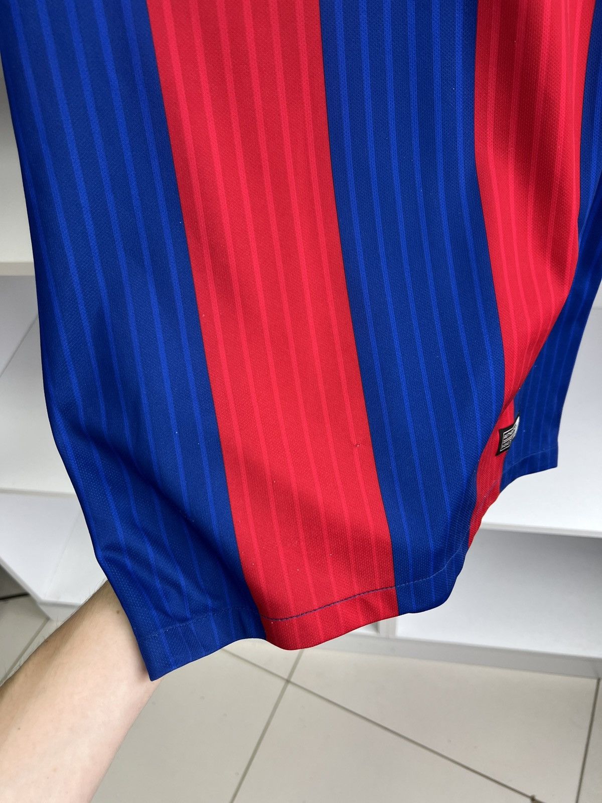 Nike × Vintage Vintage Barcelona Home 16/17 Jersey Size US S / EU 44-46 / 1 - 9 Thumbnail