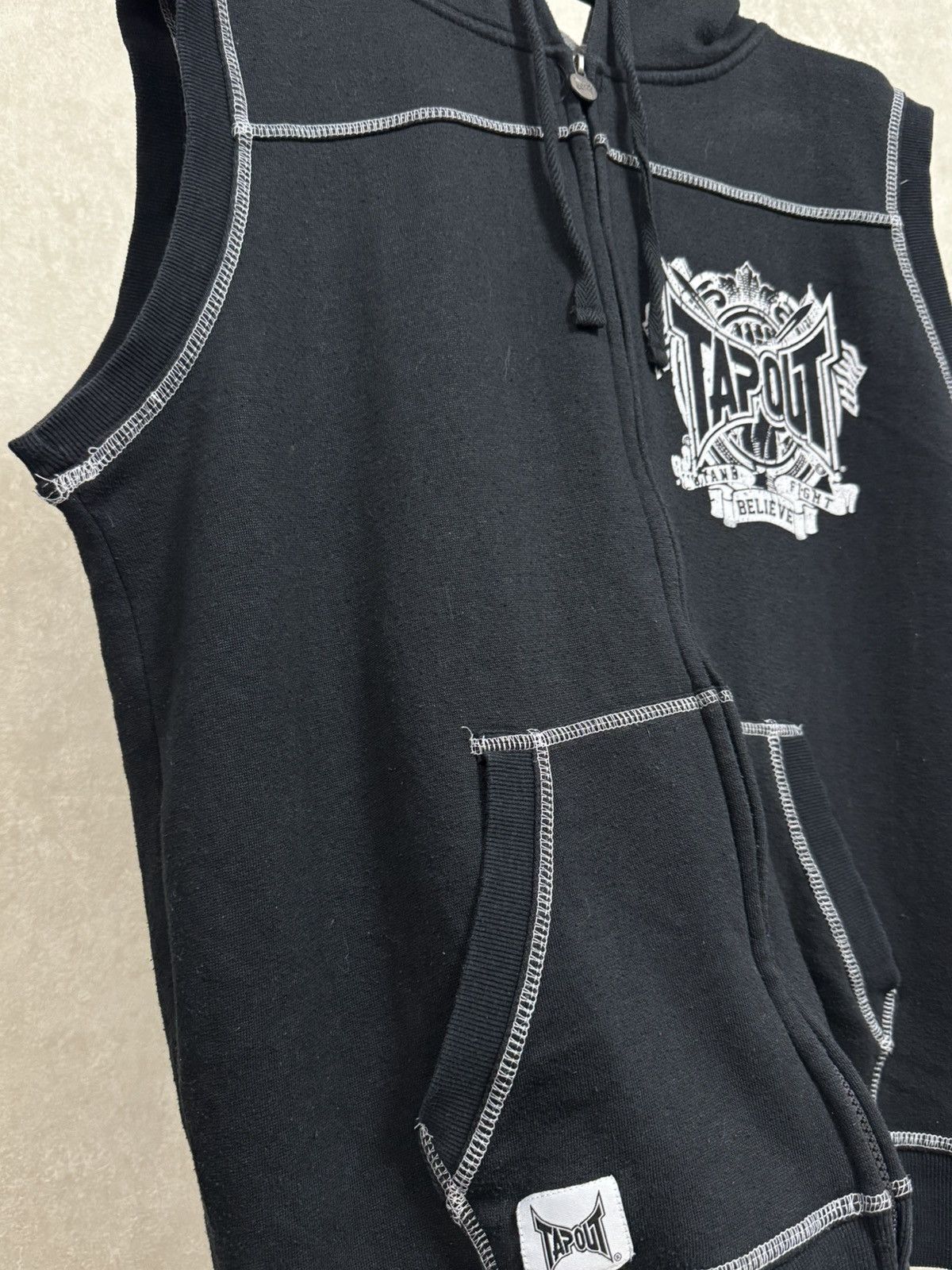 Tapout Vintage TAPOUT Fight Black Zip Vest Hoodie Size L Men’s Size US L / EU 52-54 / 3 - 9 Thumbnail