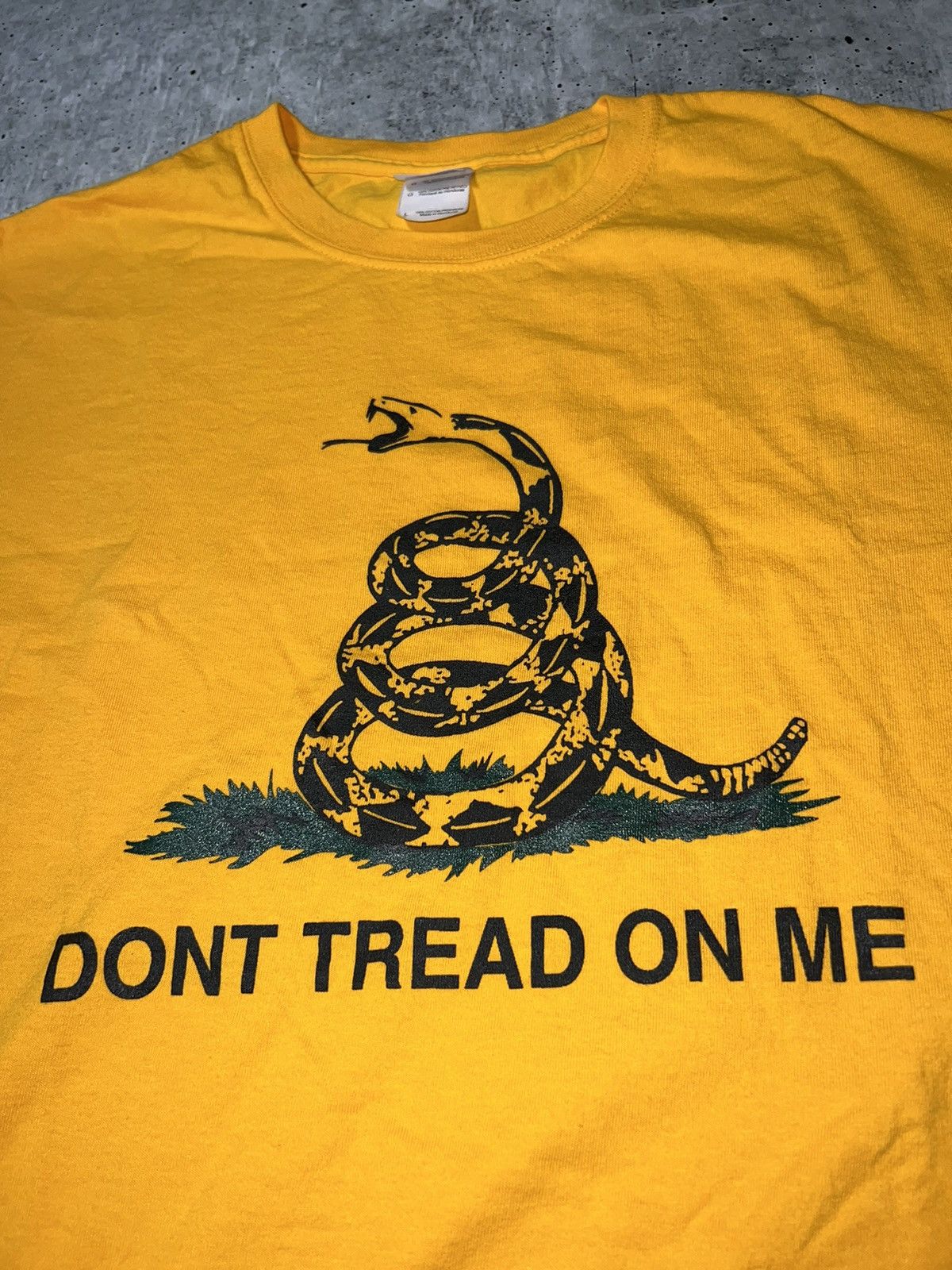 Other Vintage Y2K “Don’t Tread On Me” Graphic Tee Size US L / EU 52-54 / 3 - 2 Thumbnail