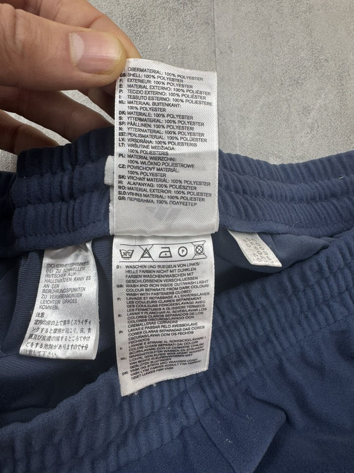 Vintage Adidas Velour Track Pants Vintage Three Stripes 2004 Size US 32 / EU 48 - 8 Thumbnail