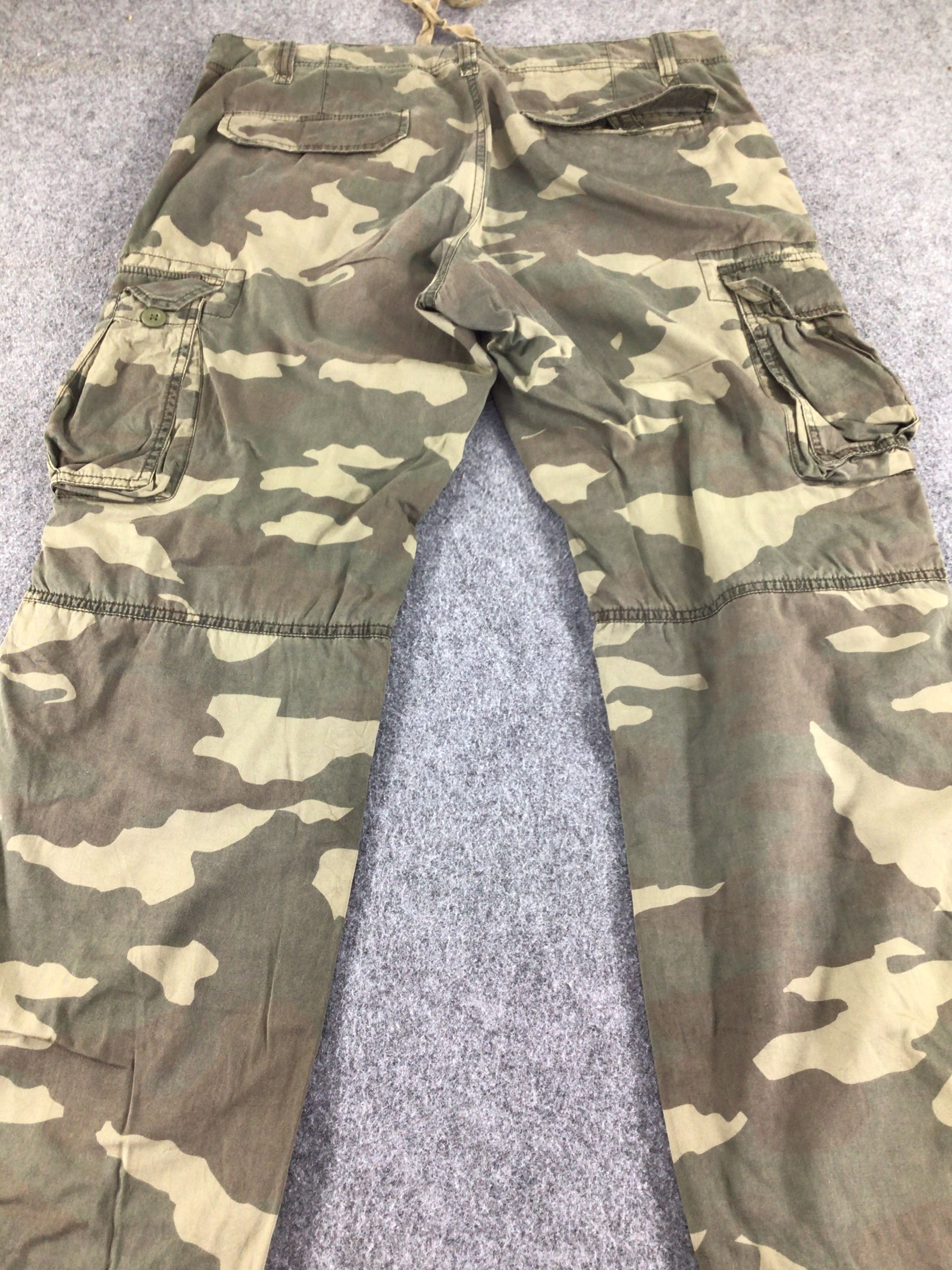Uniqlo Uniqlo Camo Multi Pocket Parachute Cargo Pant-J154 Size US 35 - 4 Thumbnail