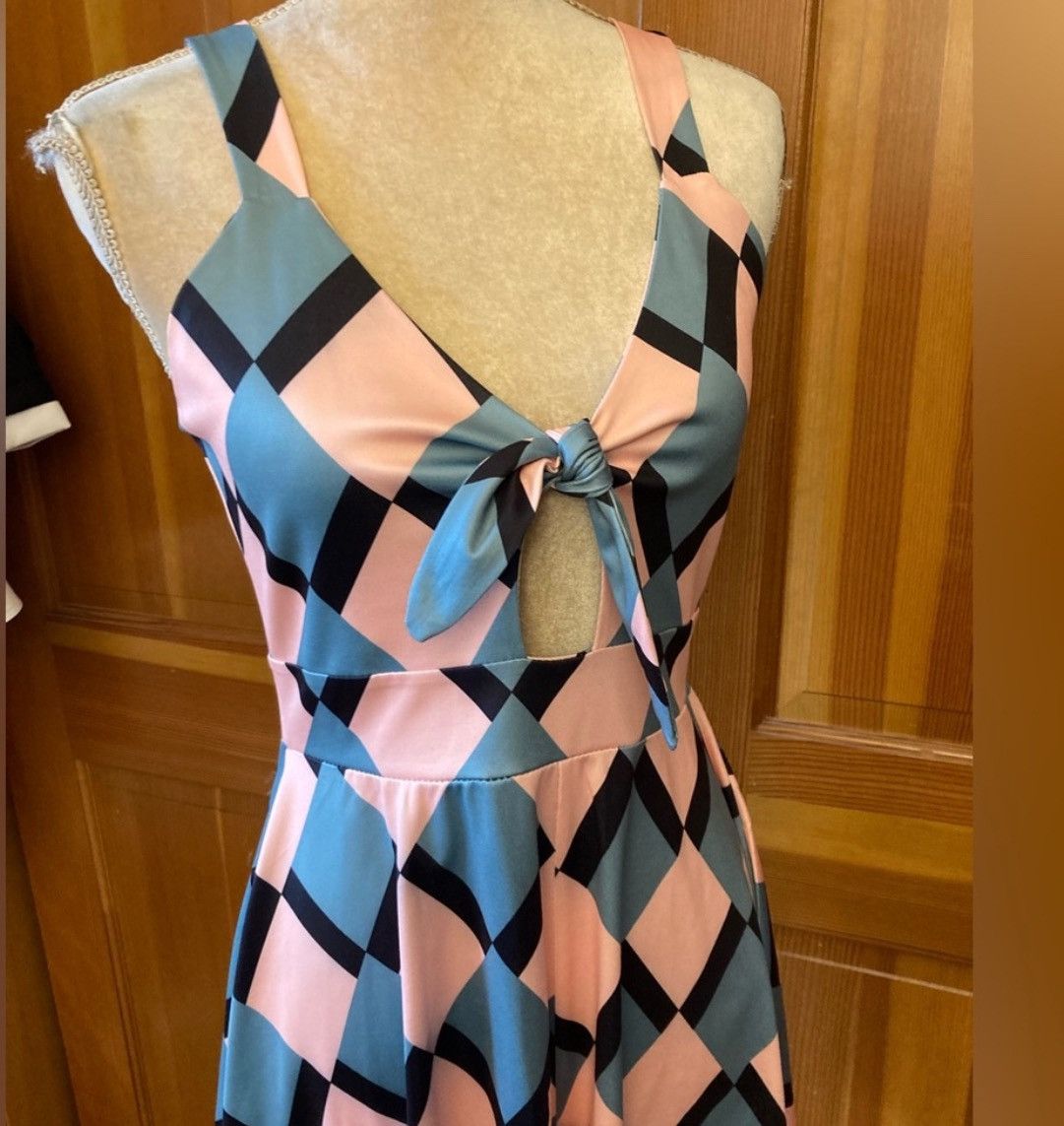Designer × Other NWT, Lavishly Paris Woman’s Designer Spaghetti Strap Romper Size 28" / US 6 / IT 42 - 13 Thumbnail