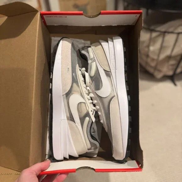 Nike *BRAND NEW* Nike Waffle One in Summit White size 11.5 Size US 11.5 / EU 44-45 - 8 Thumbnail