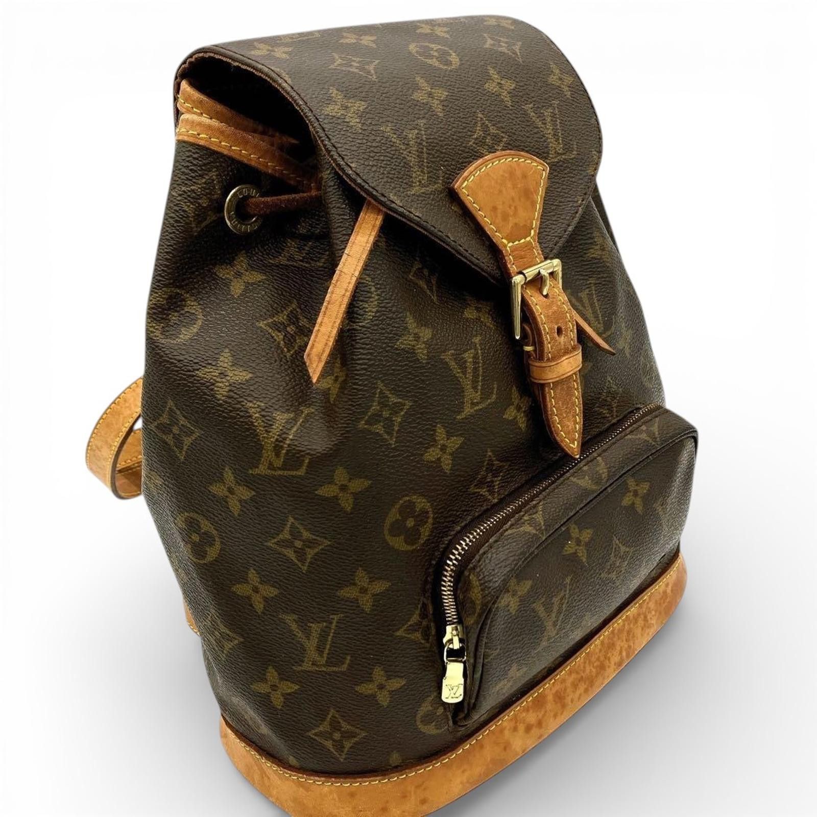 Louis Vuitton Louis Vuitton - Monogram Canvas Backpack Size ONE SIZE - 3 Thumbnail