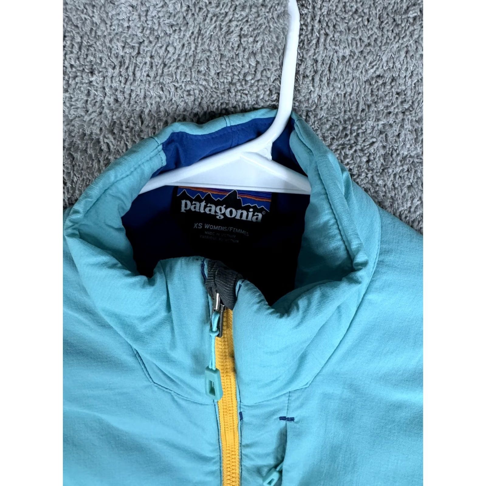 Patagonia Patagonia Vest Womens XS Teal Blue Insulated Quilted Full Zip Puffer Hiking Size XS / US 0-2 / IT 36-38 - 4 Thumbnail