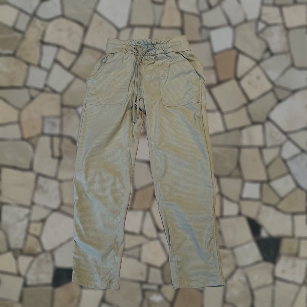Lululemon Lululemon Beyond the Studio Jogger Tan Women’s 2 *Flaw Size 26" / US 2 / IT 38 - 1 Thumbnail