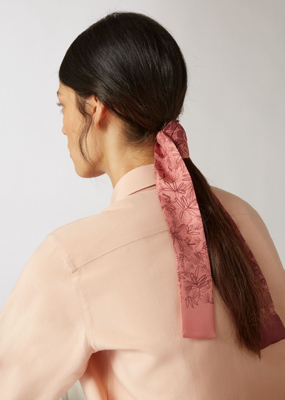 Loro Piana o1srvl11e0824 Size: OS/ Agapanthus Neck Scarf in Pink/Maroon Size ONE SIZE - 3 Thumbnail