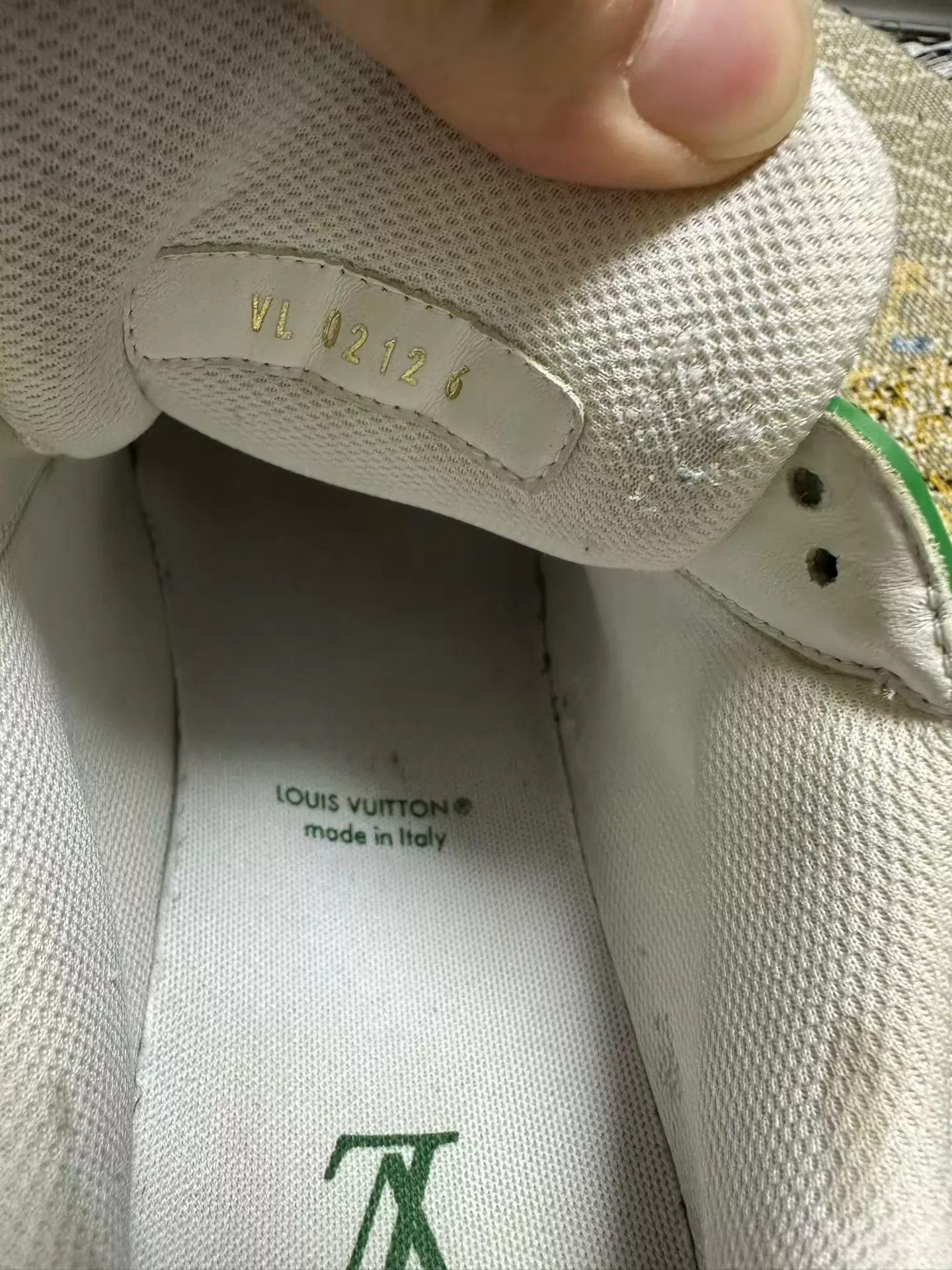 Louis Vuitton LOUIS VUITTON Trainer men's green white low-top 6 unworn Size US 6 / EU 39 - 8 Thumbnail