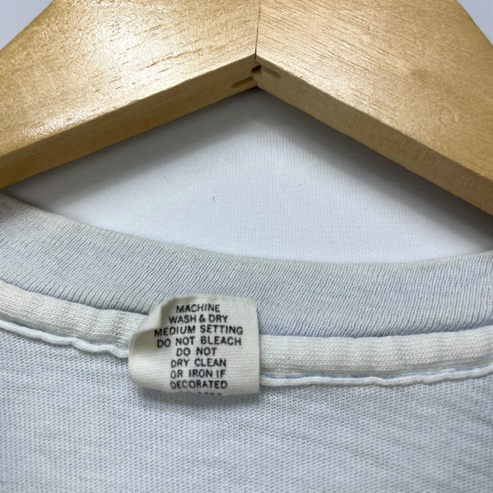 Hanes VINTAGE Hanes T-Shirt Men Large White River Valley Wimberley Texas 70s Nature Size US L / EU 52-54 / 3 - 4 Thumbnail