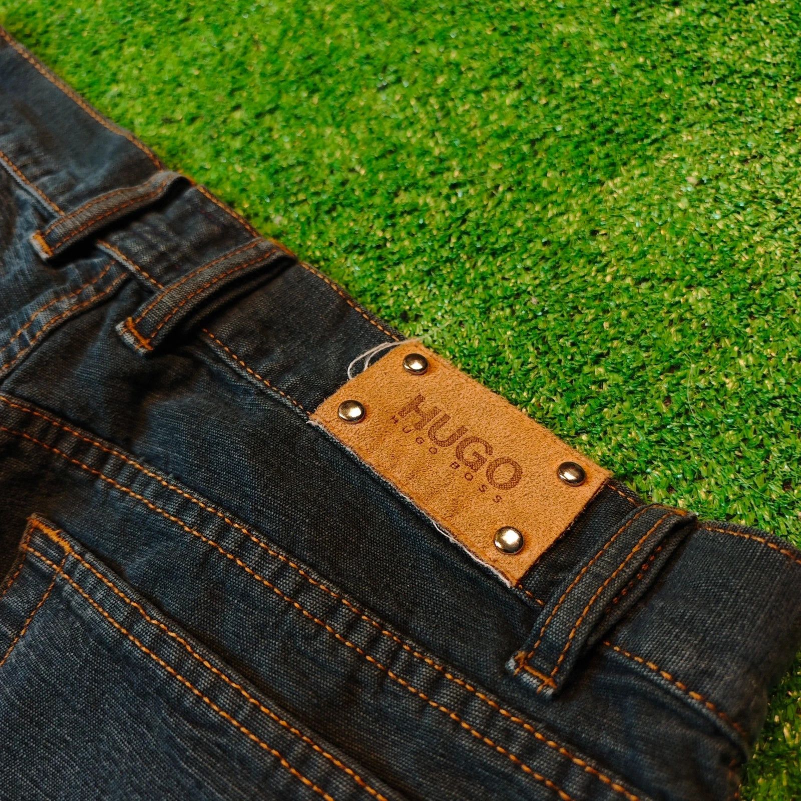 Hugo Boss Vintage Hugo Boss Jeans Mens 32 Blue straight button fly Size US 32 / EU 48 - 4 Thumbnail