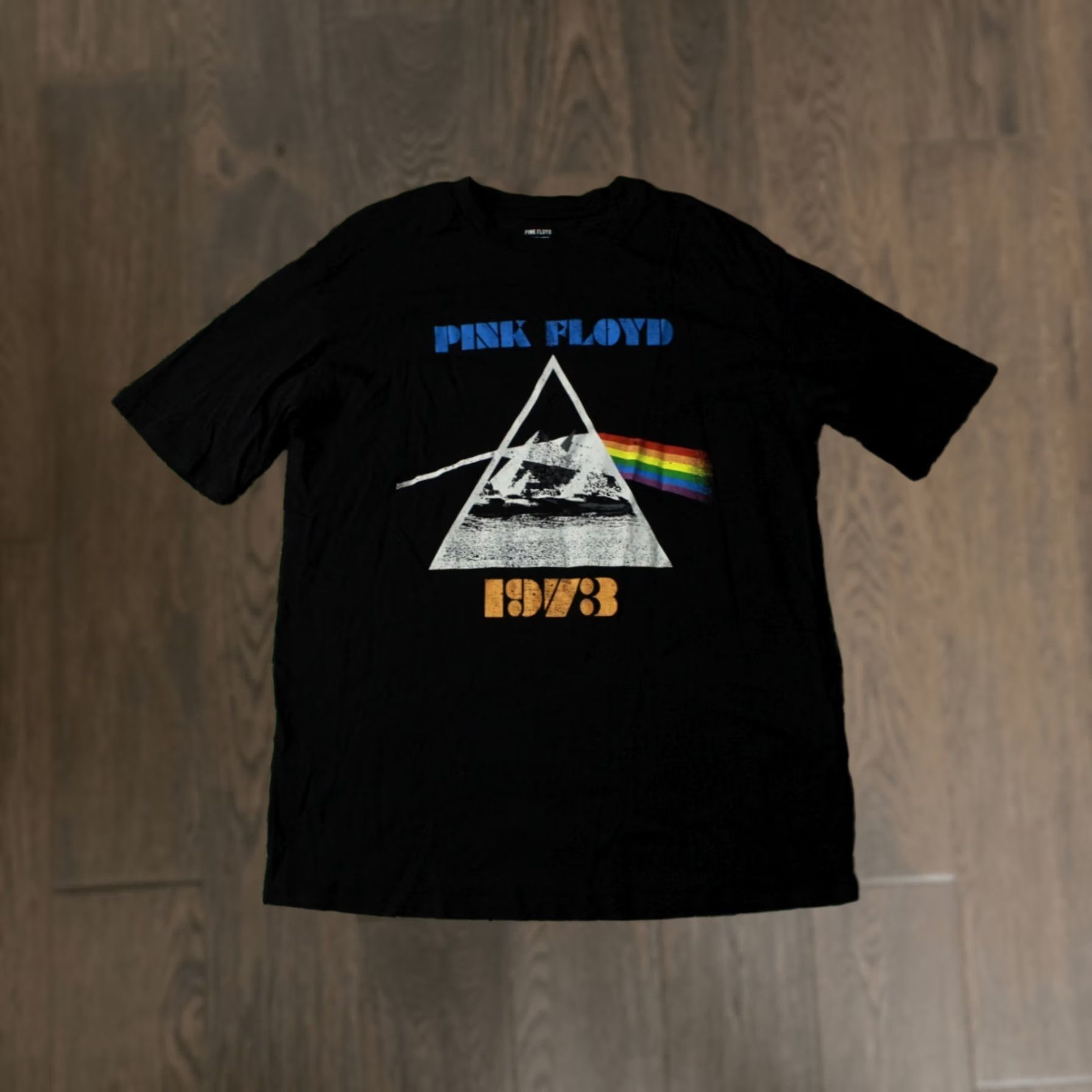 Vintage PINK FLOYD THE DARK SIDE OF THE MOON Shirt M Men Black 70 cm 52 cm 2024 Official Product Basic Tee Rock Band Print 2024s Girls Boys Mens Size US M / EU 48-50 / 2 - 1 Thumbnail