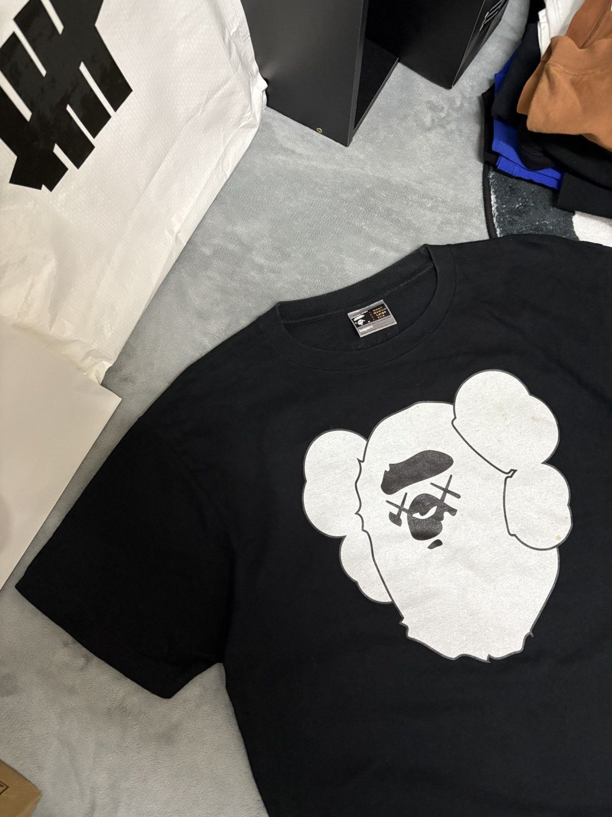 Bape × Kaws Bape x Kaws Vintage T-Shirt Size US L / EU 52-54 / 3 - 2 Thumbnail