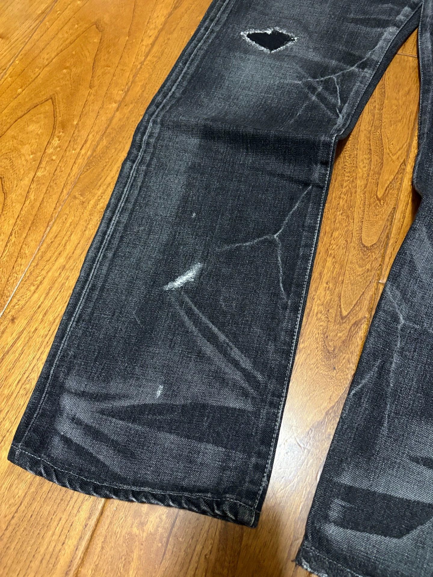 Neighborhood Neighborhood 05 Lightning Wash Distressed Jeans S Near New Size US 29 - 3 Thumbnail