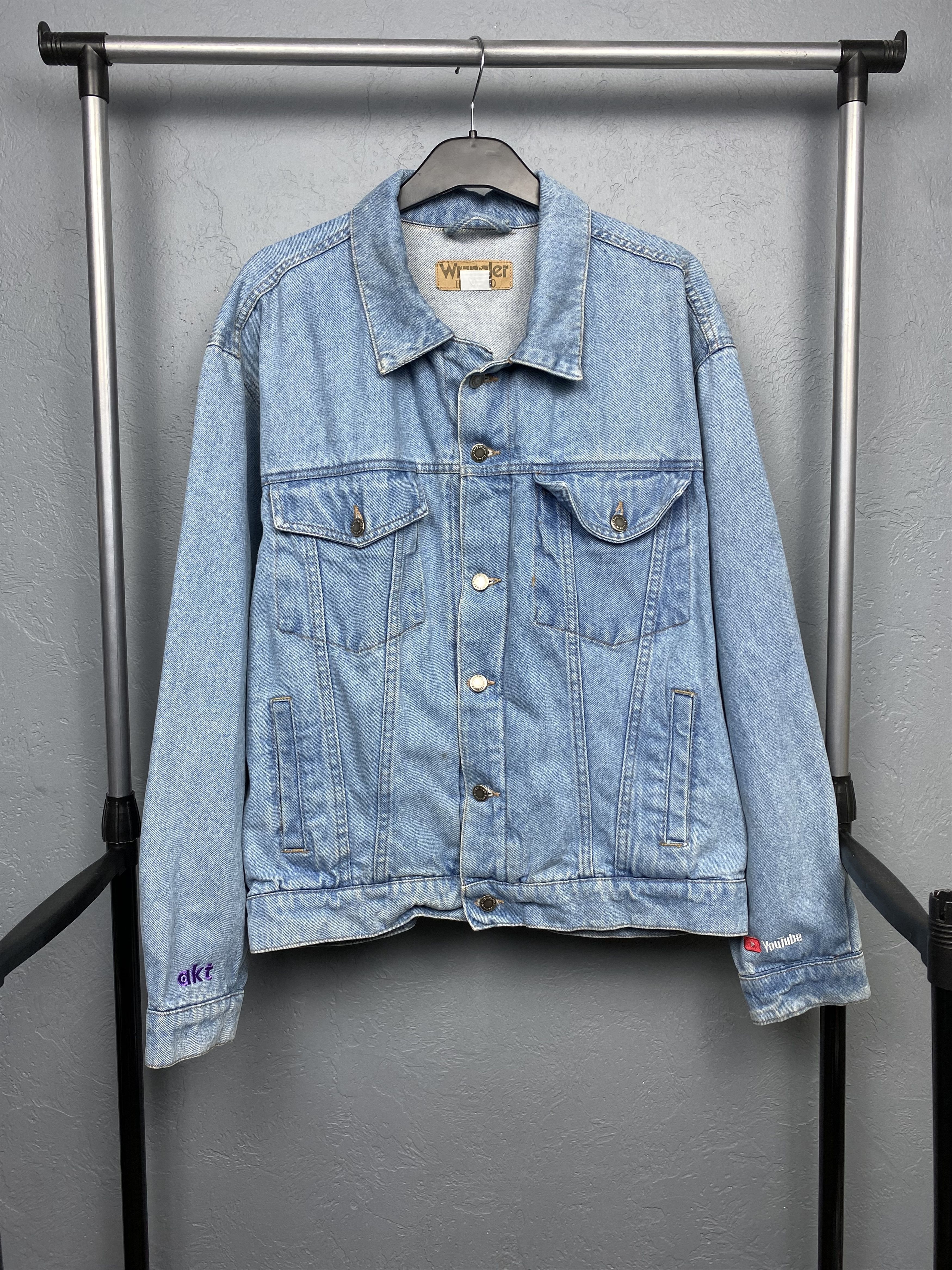 Vintage Wrangler You Are Everything Vintage Custom Mens Denim Jacket Size US L / EU 52-54 / 3 - 4 Thumbnail