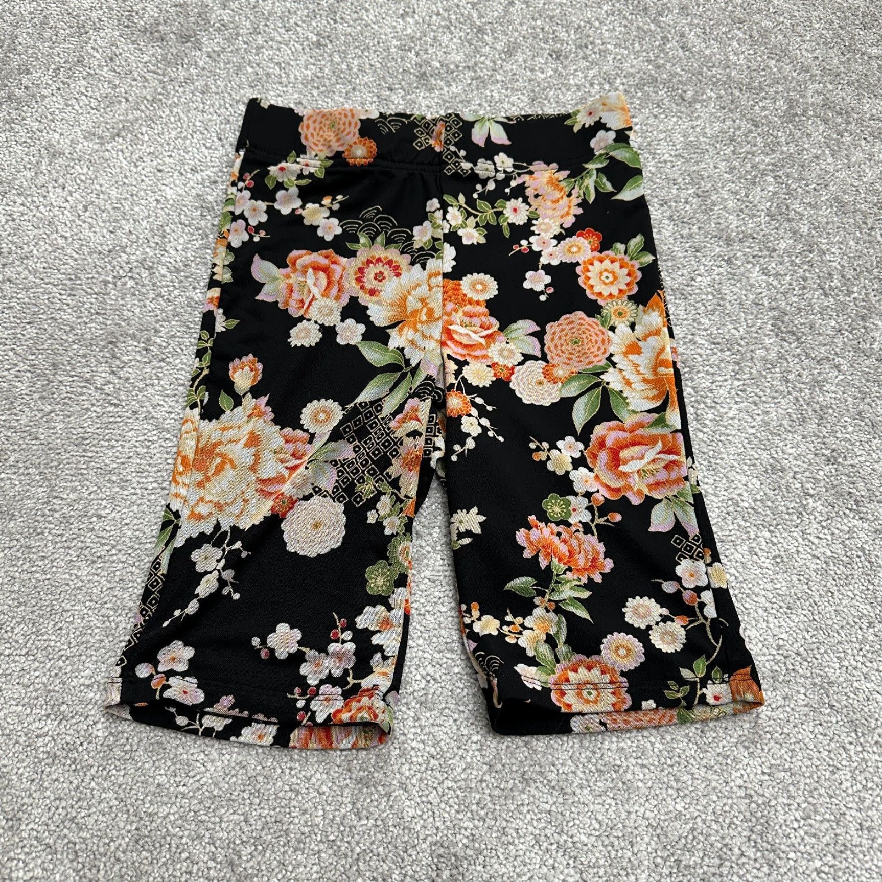 Forever 21 Forever 21 Compression Shorts Juniors Small Multicolor Floral Stretch Casual Size 28" / US 6 / IT 42 - 2 Thumbnail