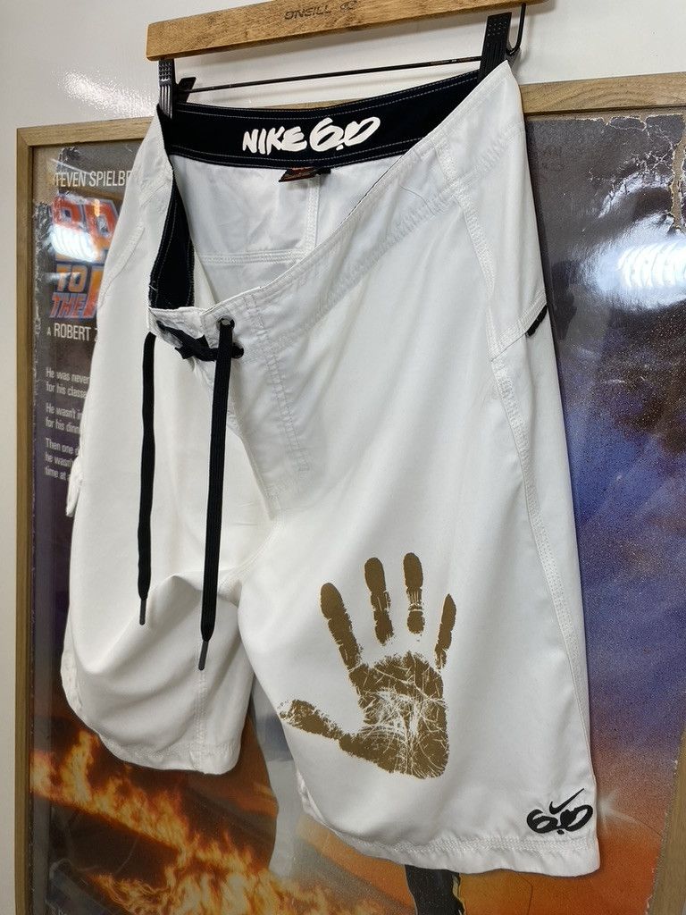 Nike 2010 Nike 6.0 Handprint Design Cargo Pocket Shorts Size US 34 / EU 50 - 6 Thumbnail