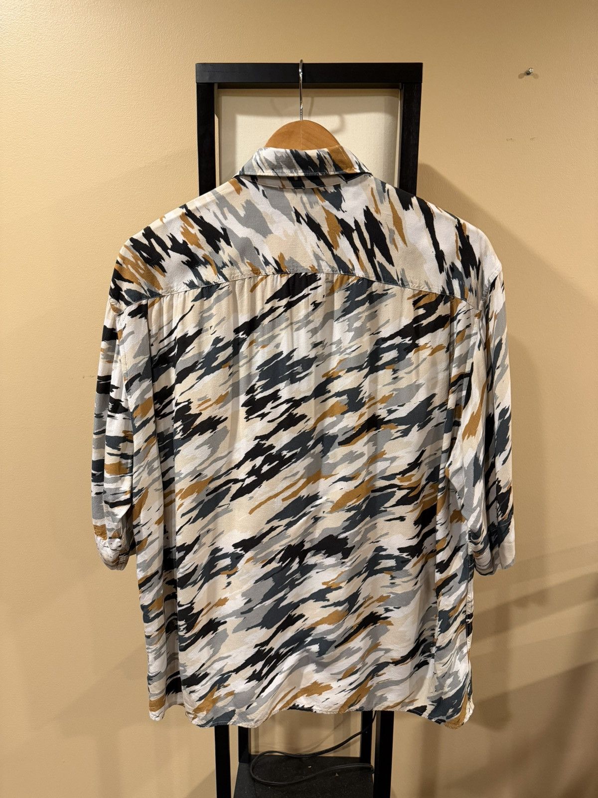 Lemaire Lemaire Cream Tiger Camo SS18 Convertible Collar Shirt Size US L / EU 52-54 / 3 - 2 Thumbnail
