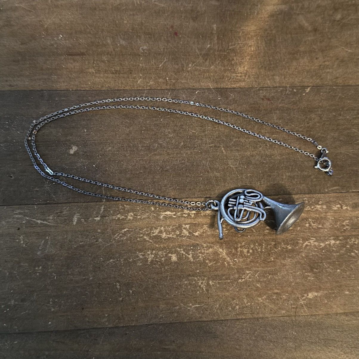 Vintage Vintage silver tone pewter French horn pendant necklace Size ONE SIZE - 5 Thumbnail