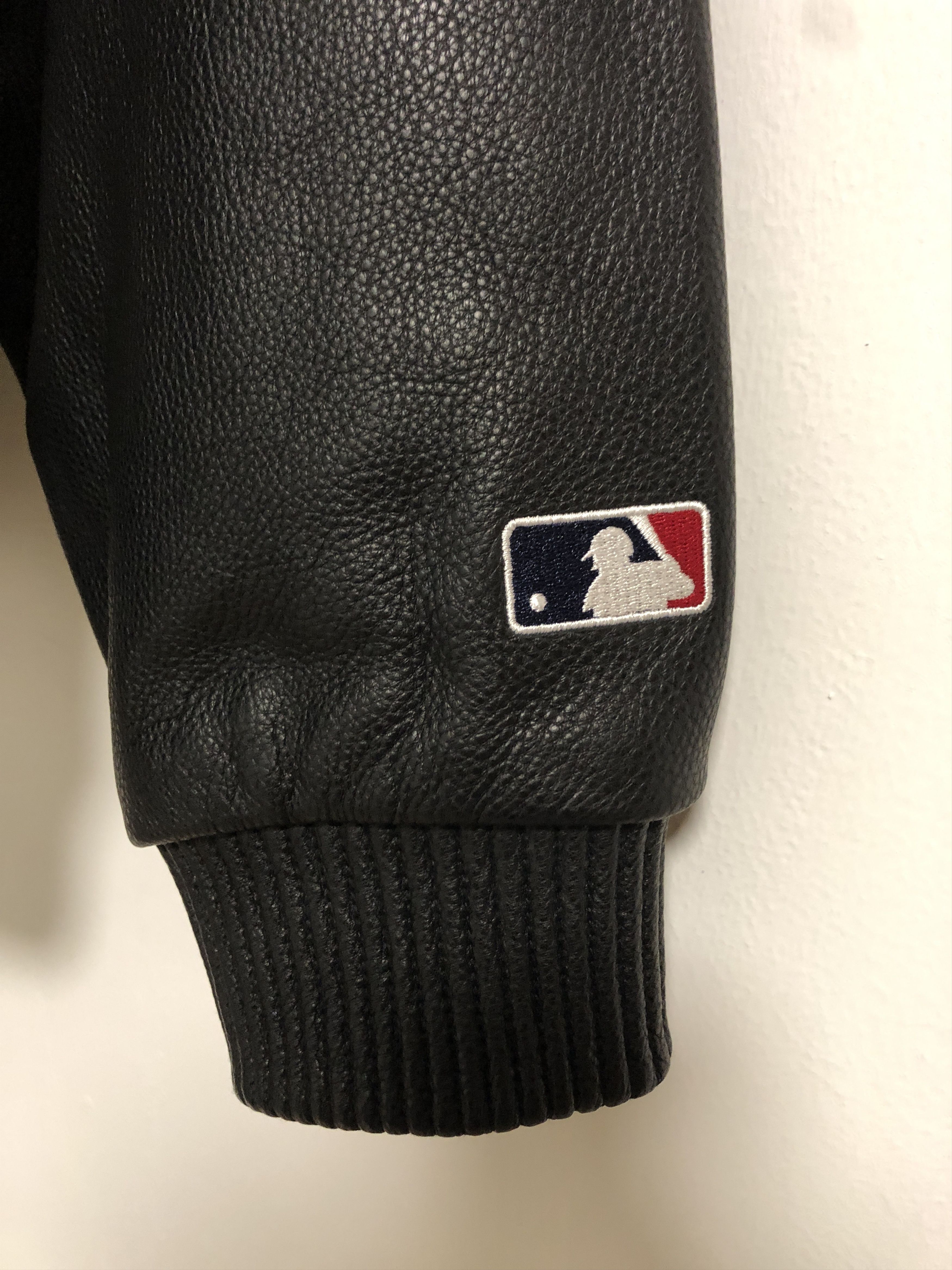 MLB × Supreme Supreme®/Chicago White Sox™ Leather Varsity Jacket Size US L / EU 52-54 / 3 - 6 Thumbnail