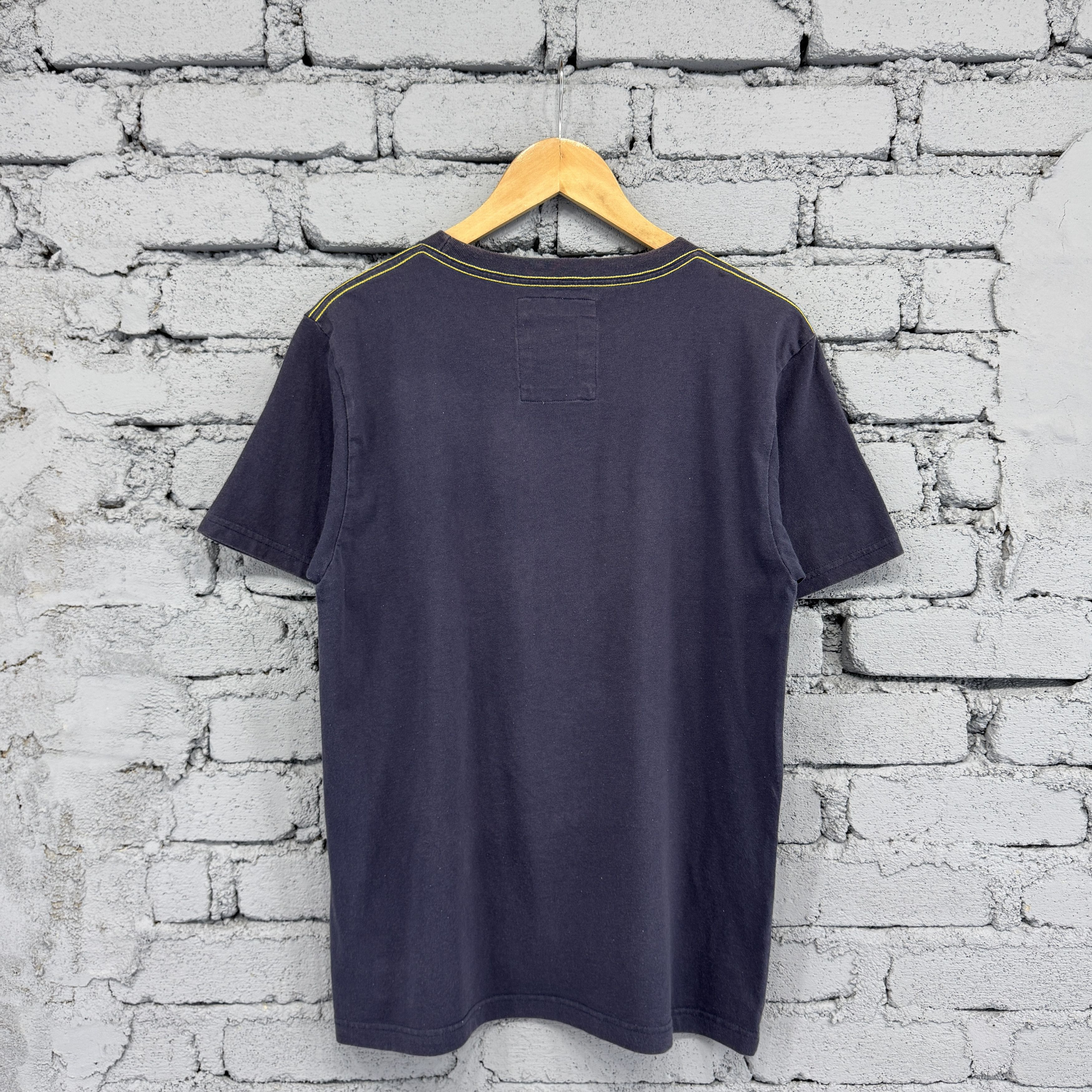 Vintage Vintage Quiksilver Big Logo Surfing Sunfaded Tshirt Size US M / EU 48-50 / 2 - 2 Thumbnail