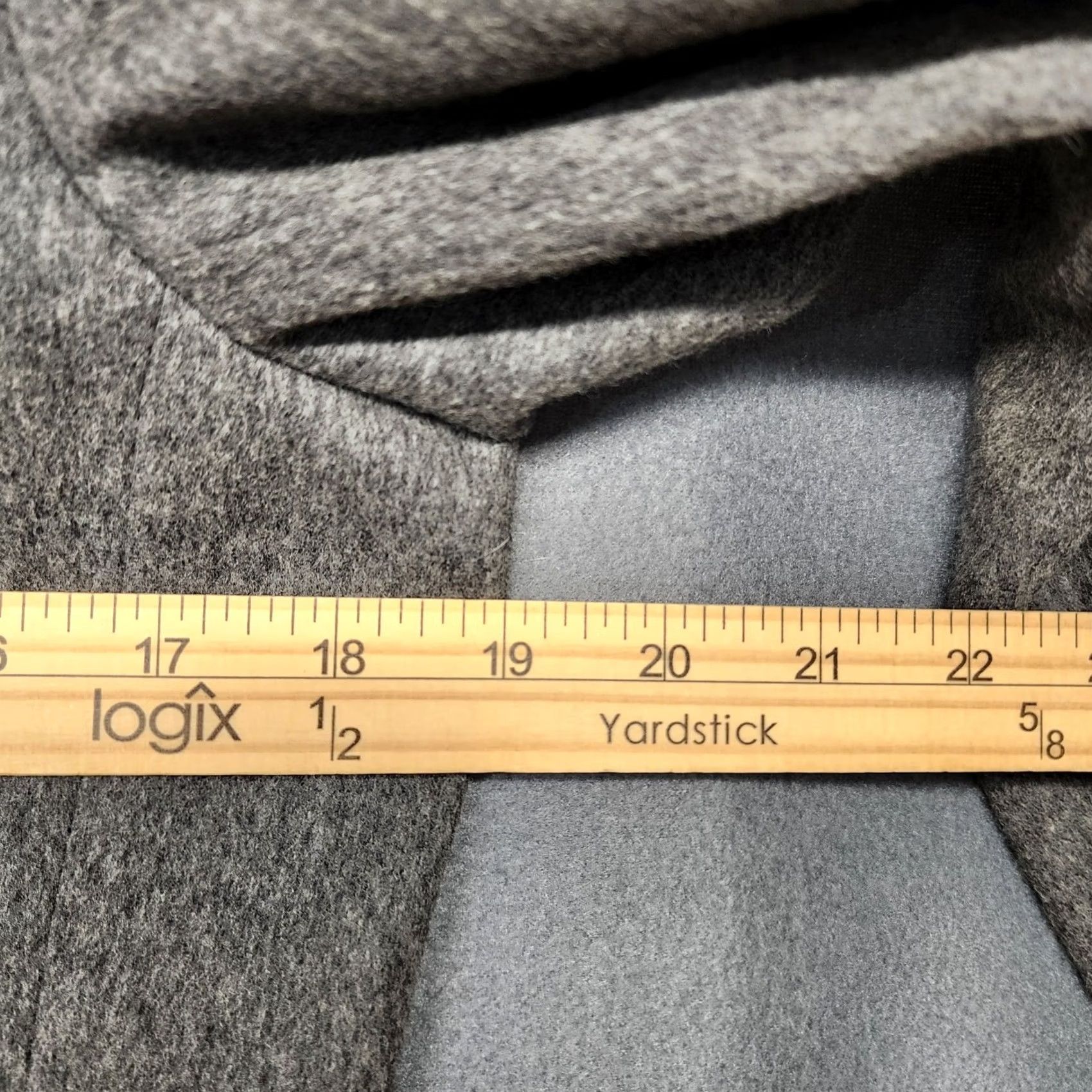 Lord & Taylor VINTAGE Lord & Taylor Blazer Womens 8 P Grey Wool Cashmere Classic Career Jacket Size M / US 6-8 / IT 42-44 - 5 Thumbnail