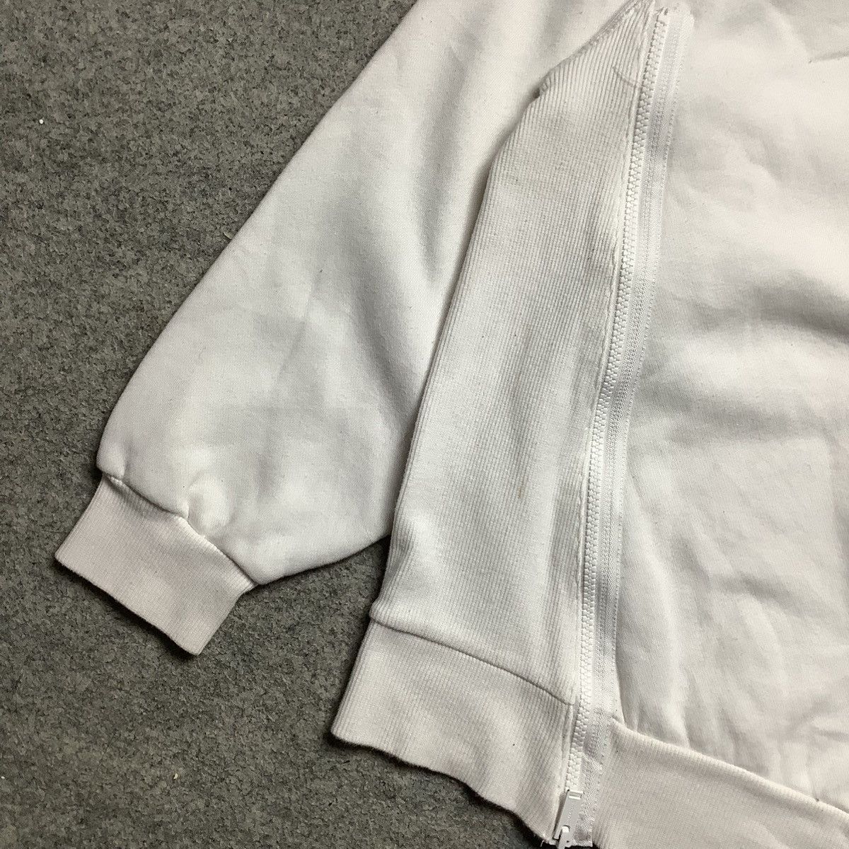 GU × Jun Takahashi × Undercover Jun Takahashi x Undercover Gu Crewneck Sweatshirt Size US L / EU 52-54 / 3 - 3 Thumbnail