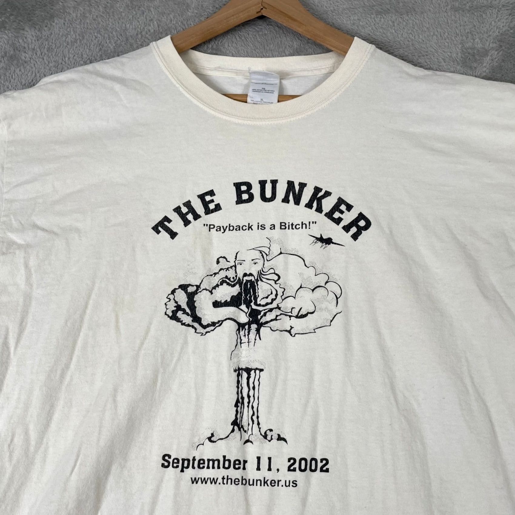 Gildan VINTAGE The Bunker Shirt XL White Payback is a Bitch Y2K 9/11 Mens Size US XL / EU 56 / 4 - 6 Thumbnail