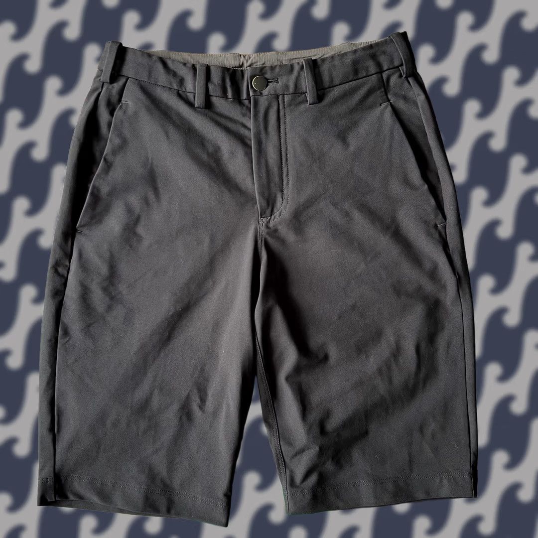 Lululemon Lululemon The Works Warpstreme Flat Front Chino Shorts Men 30 Black A9 Size US 30 / EU 46 - 1 Thumbnail