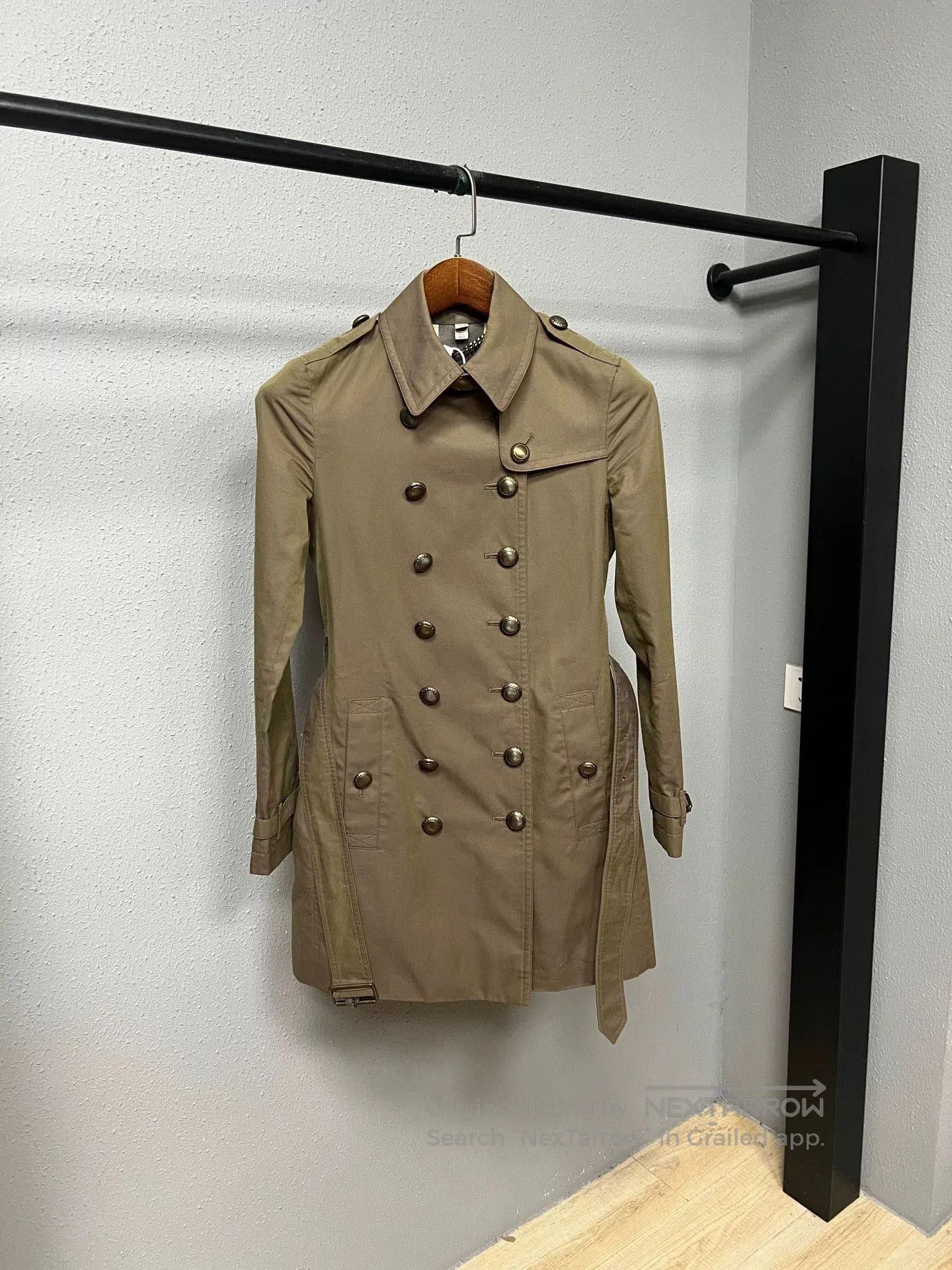 Burberry burberry double-breasted trench coat in brown. Size XS / US 0-2 / IT 36-38 - 1 Thumbnail