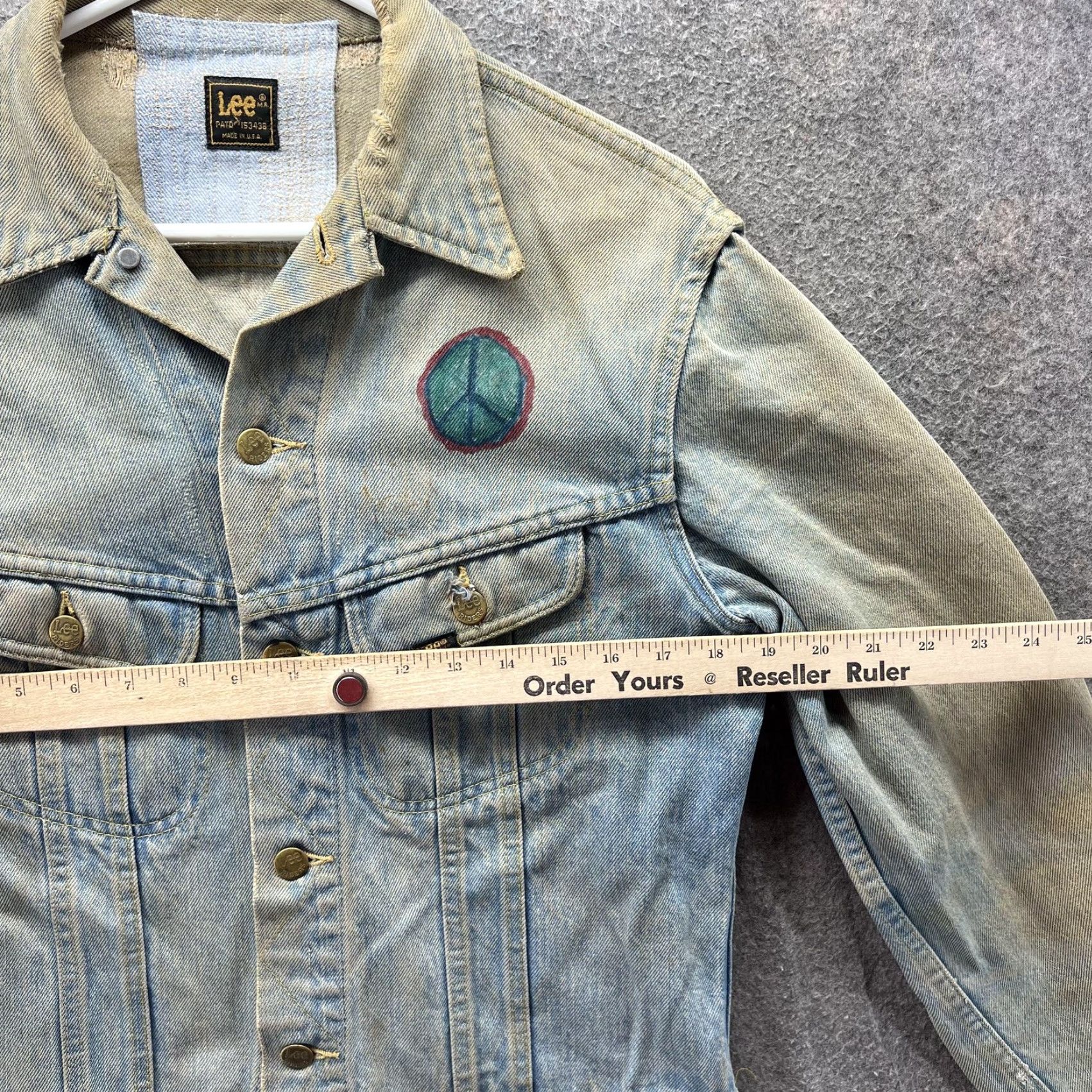 Lee VINTAGE Lee Riders Jacket Men Small Blue Denim Hand Painted Peace Hippie USA 70s Size US S / EU 44-46 / 1 - 6 Thumbnail
