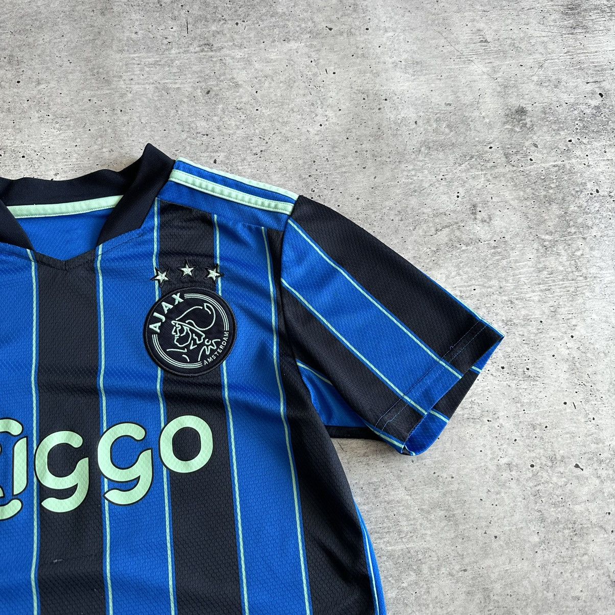 Adidas Adidas Ajax Amsterdam 2021-22 Away Shirt Jersey Size S Size US S / EU 44-46 / 1 - 3 Thumbnail