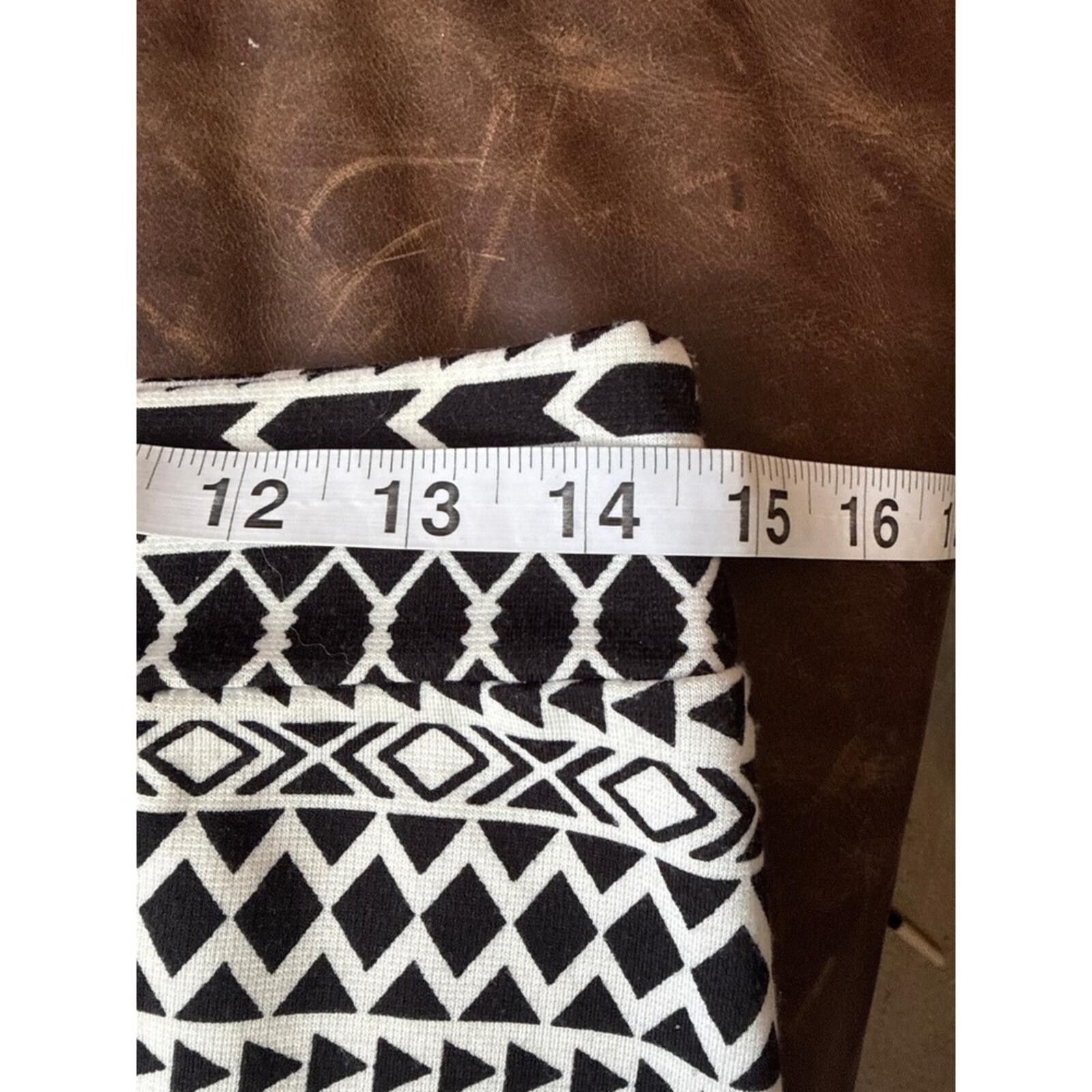 Other Renee C Black White Geometric Tribal Pencil Midi Skirt L Size 36" / US 14 / IT 50 - 5 Thumbnail