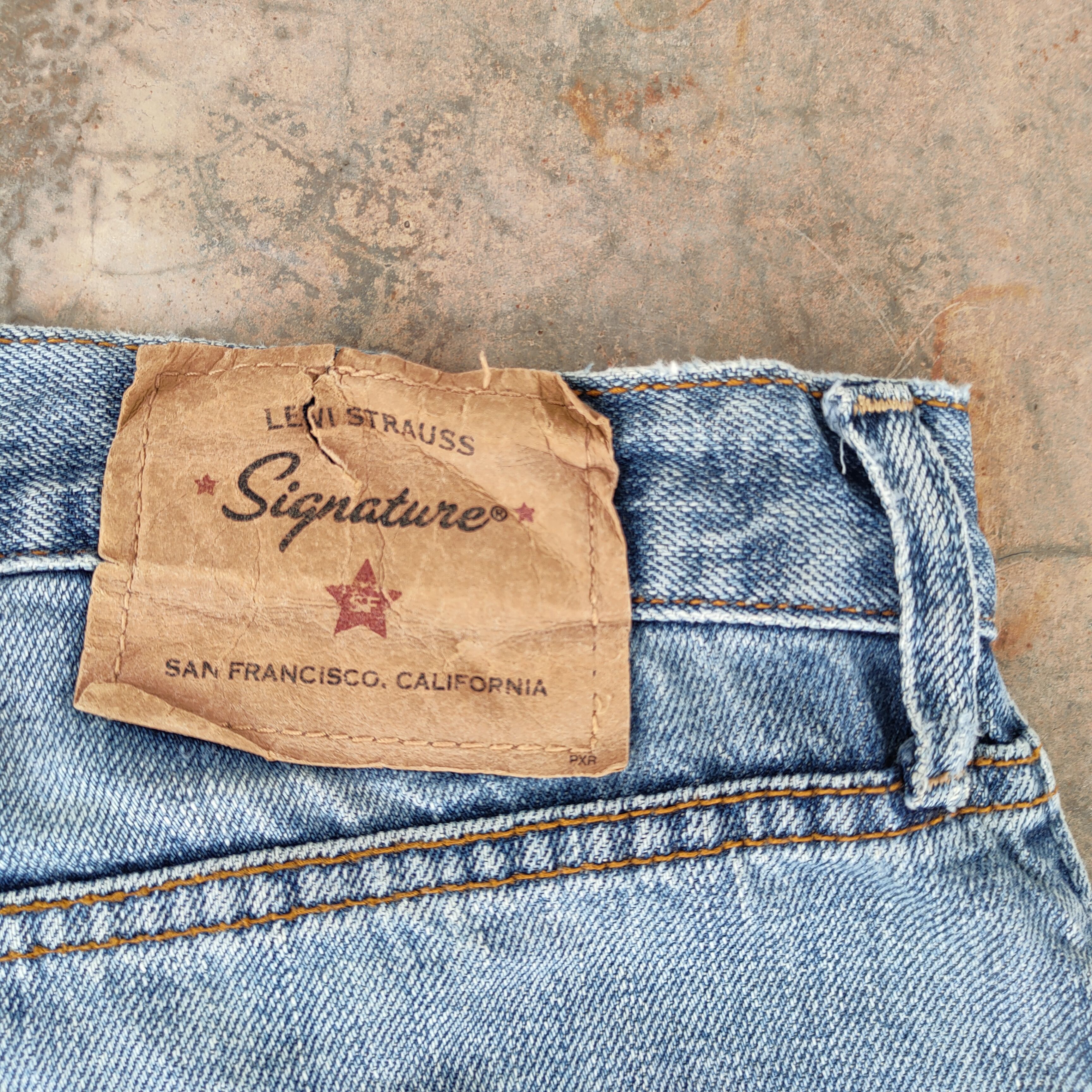 Levi's Vintage Clothing VINTAGE LEVI' STRAUSS SINGNATURE FADED RIPPED JEANS PANTS Size US 36 / EU 52 - 13 Thumbnail