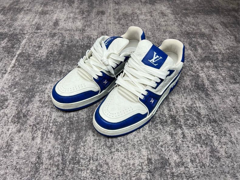 Louis Vuitton Louis Vuitton TRAINER white and blue embossed presbyopic s Size US 6 / EU 39 - 2 Thumbnail