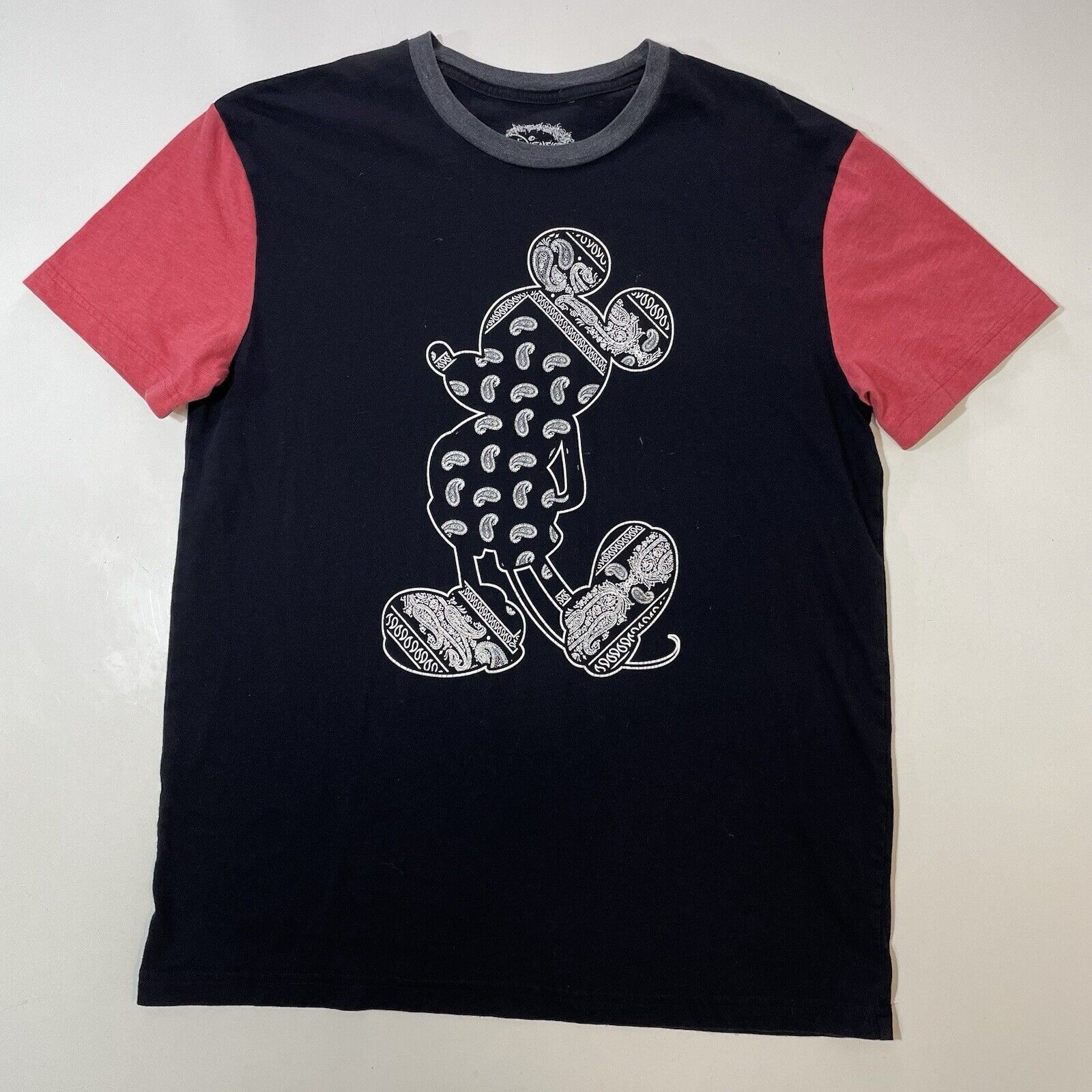 Disney Disney Mickey Mouse T-Shirt Size Large Black Paisley Bandana Size US L / EU 52-54 / 3 - 1 Thumbnail