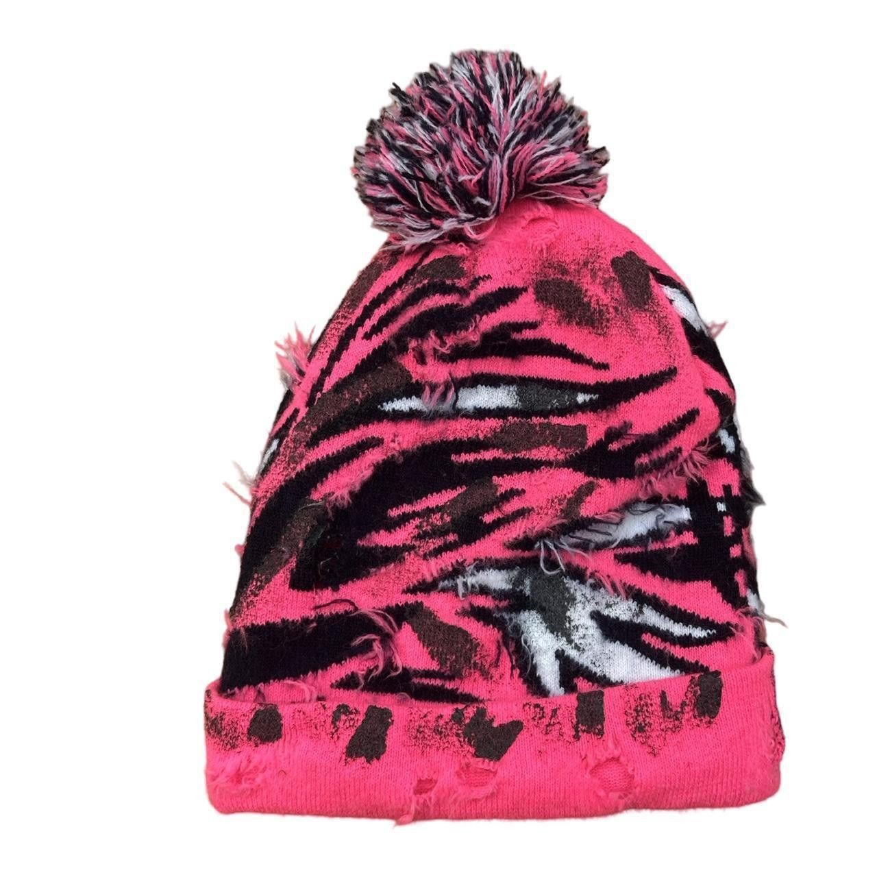 Vintage ASTROBOI* 'VOYAGER' Pink & Black Distressed Swan Beanie Size ONE SIZE - 9 Thumbnail