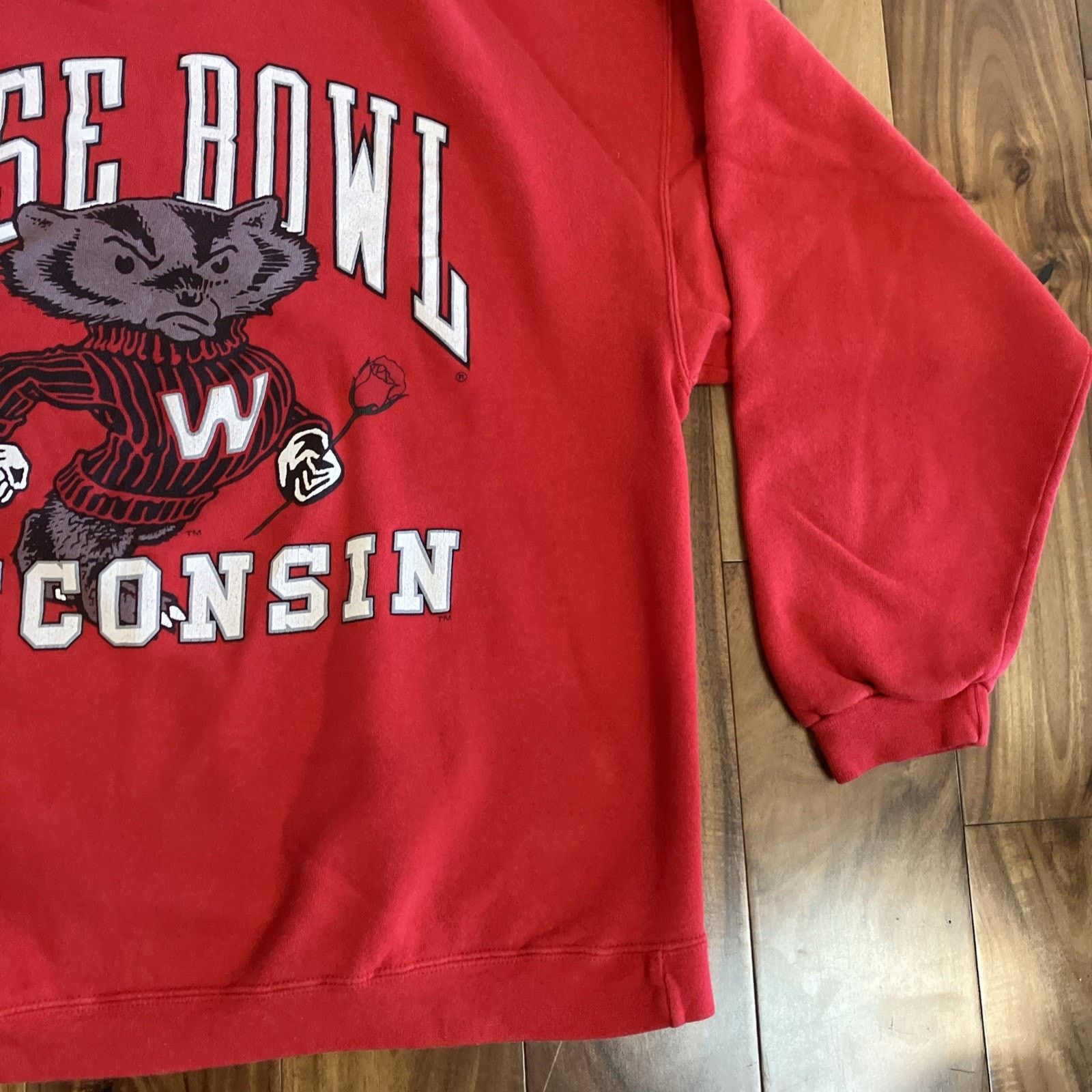 Other Vtg Wisconsin Badgers Sweatshirt Mens Large Red Rose Bowl Size US L / EU 52-54 / 3 - 8 Thumbnail