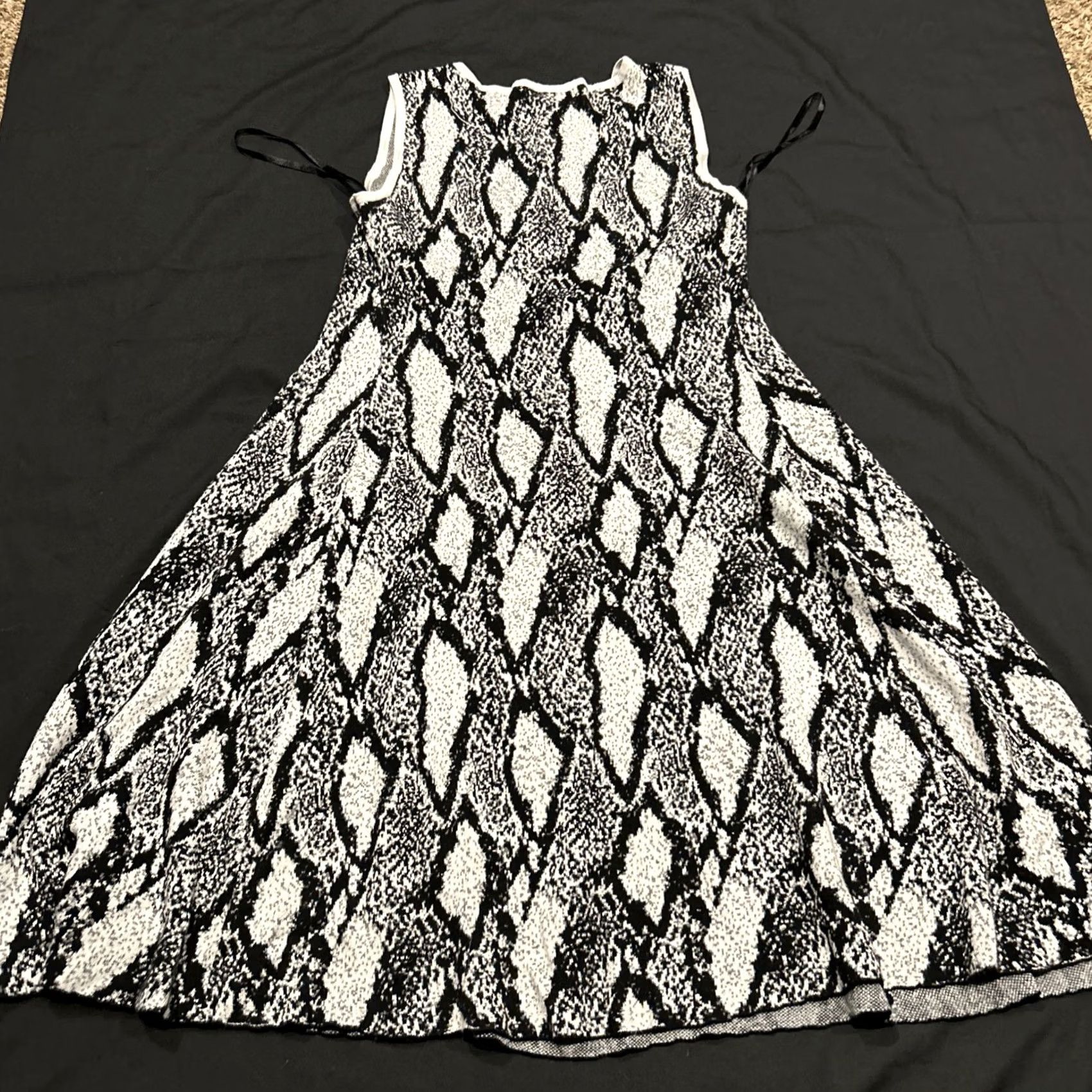 Torrid Torrid Women’s Dress Midi Sleeveless Rayon Blend Gray Black Animal Print A-Line Plus Size 1 B32 Size XS / US 0-2 / IT 36-38 - 5 Thumbnail