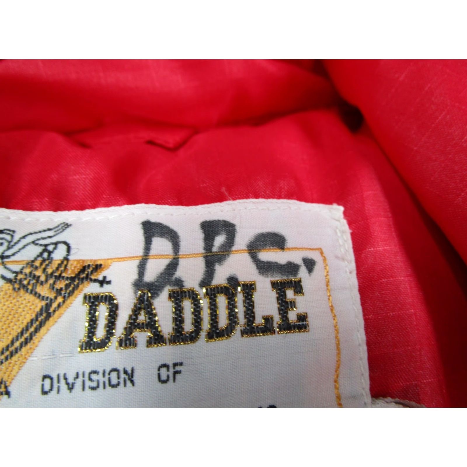 VINTAGE Ski Daddle Vest Mens M Red Down Nylon Outdoor 80s Skiing Puffer Jacket Mid-Length Stand-Up Collar Zipper Pockets Quilted