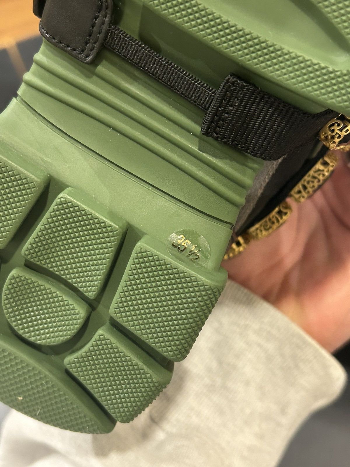 Gucci Gucci Flashtrek ‘SEGA Green w/Removable Crystals’ Size US 5.5 / IT 35.5 - 6 Thumbnail
