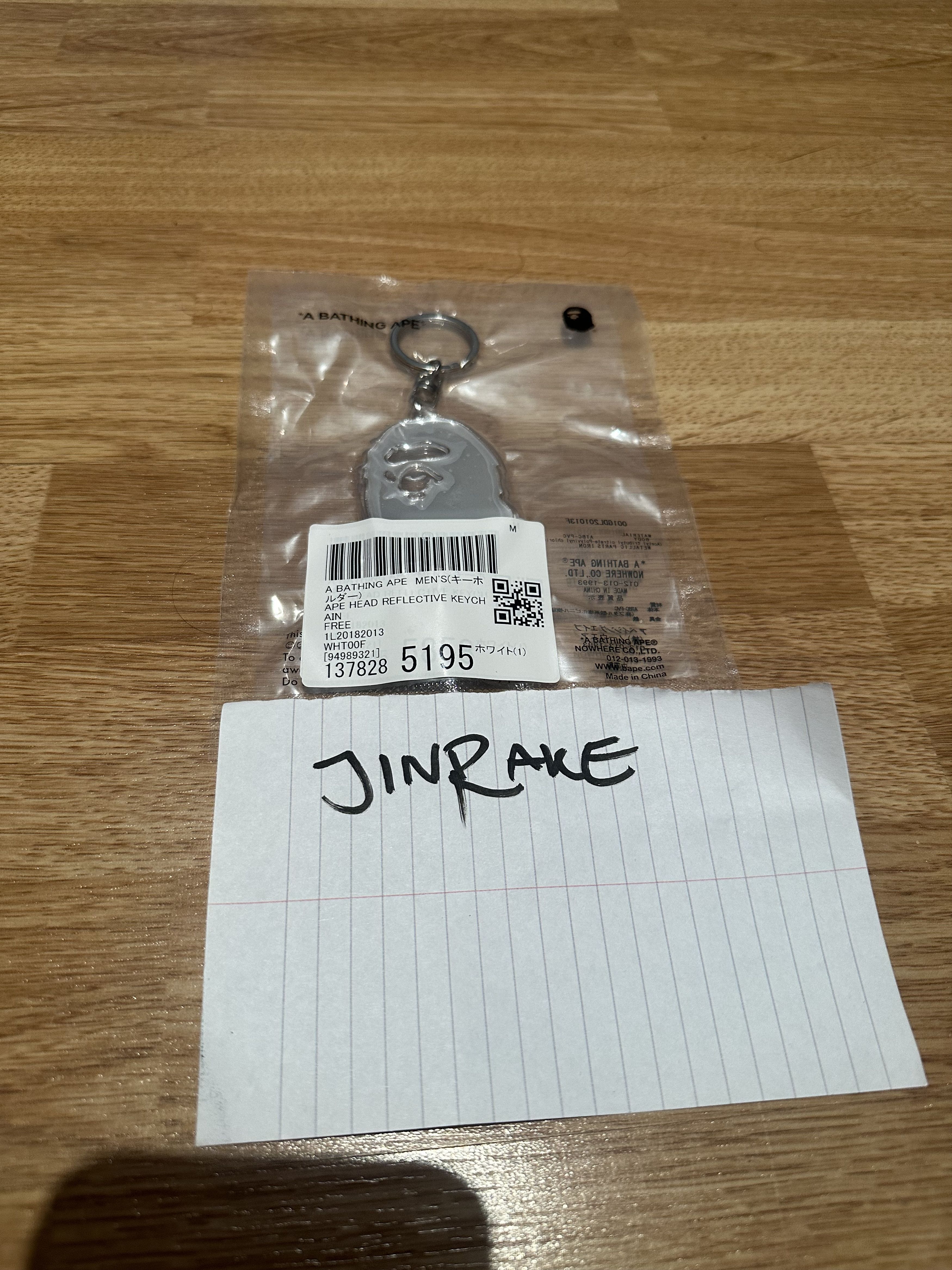 Bape A BATHING APE APE HEAD REFLECTIVE KEYCHAIN CARABINER WHITE Size ONE SIZE - 1 Thumbnail