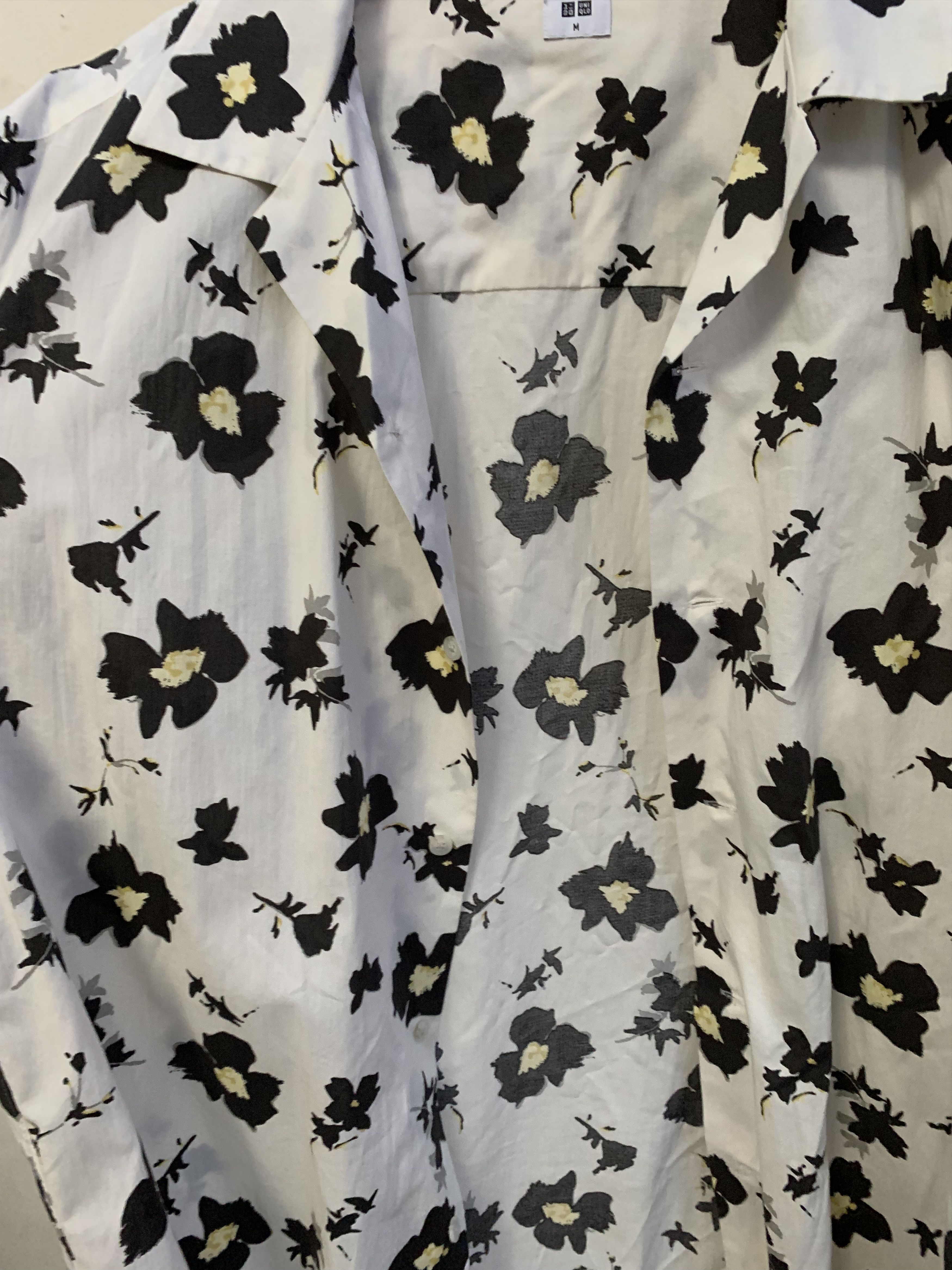 Uniqlo UNIQLO Black Flowers Button Down Shirt ⊛ OFFWT/YLW/BLK ⊛ New Size US M / EU 48-50 / 2 - 6 Thumbnail