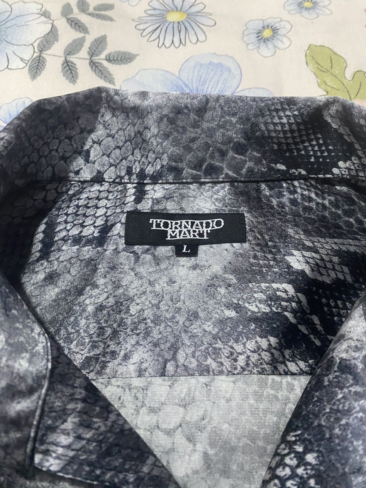 20471120 × If Six Was Nine × Tornado Mart Tornado mart pyton shirt button Size S / US 4 / IT 40 - 4 Thumbnail