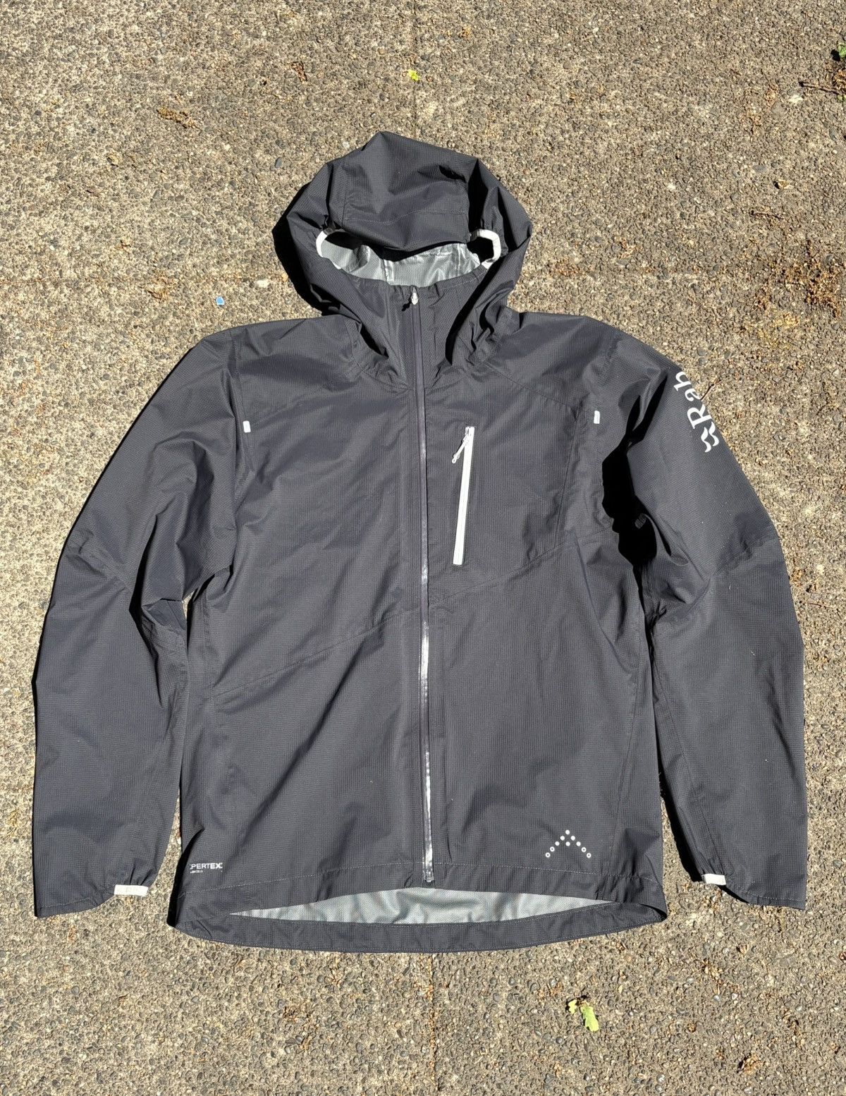 Rab Rab *SAMPLE* Dark Gray Light Windbreaker Hooded Jacket Size US M / EU 48-50 / 2 - 1 Thumbnail