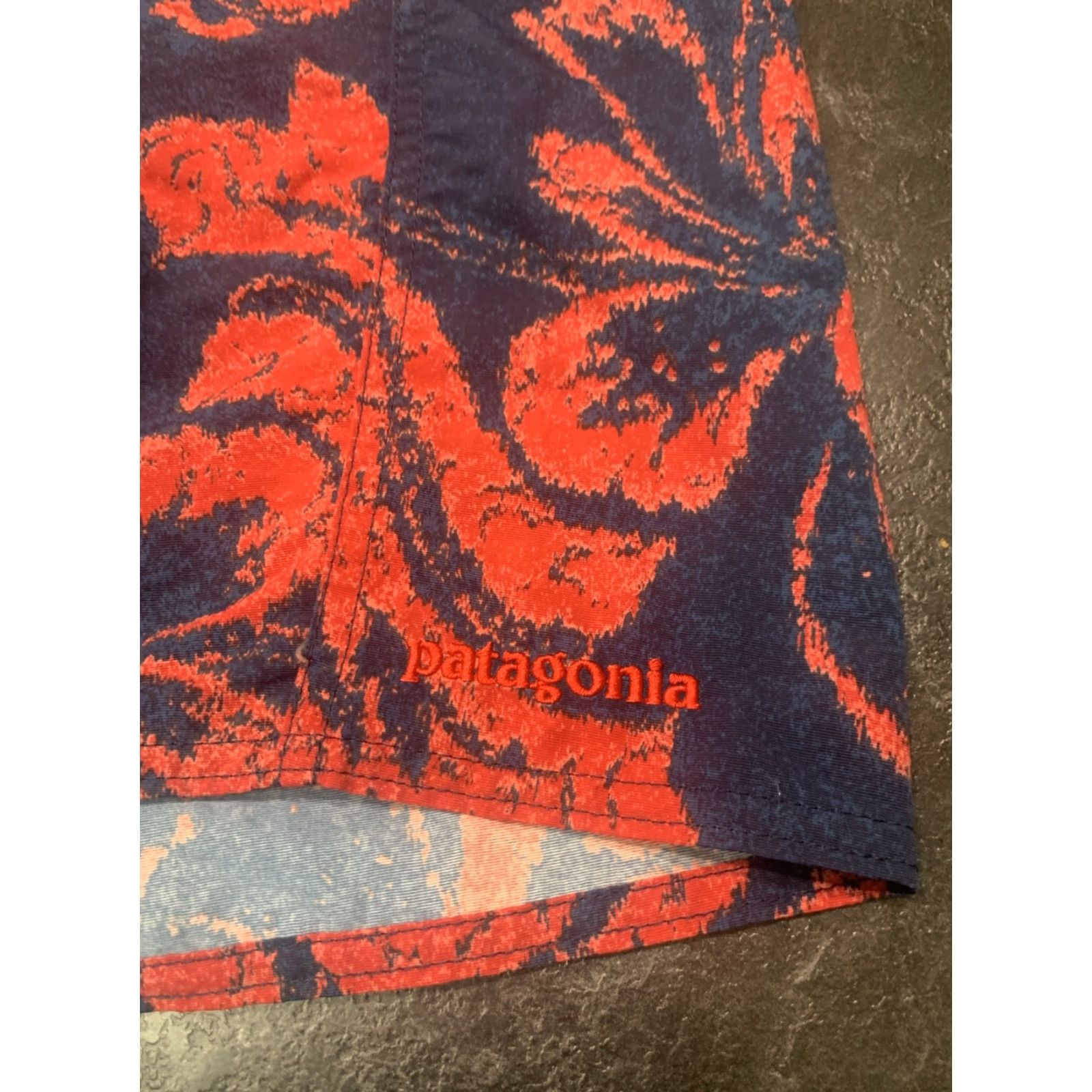 Patagonia Patagonia Board Shorts Mens 35 Blue Red Beach Swim Trunks Logo Size US 35 - 3 Thumbnail